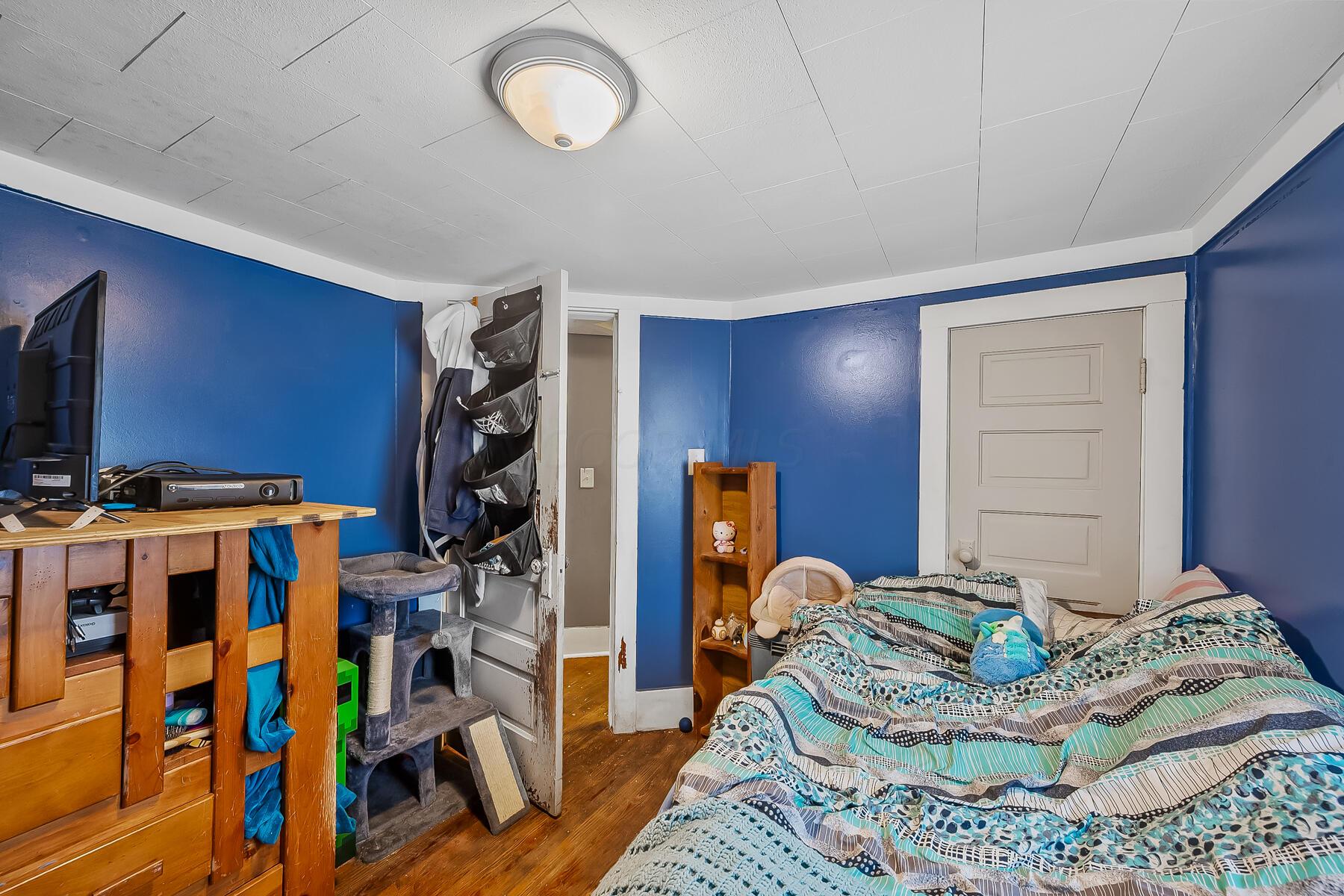 1002 Congress Street