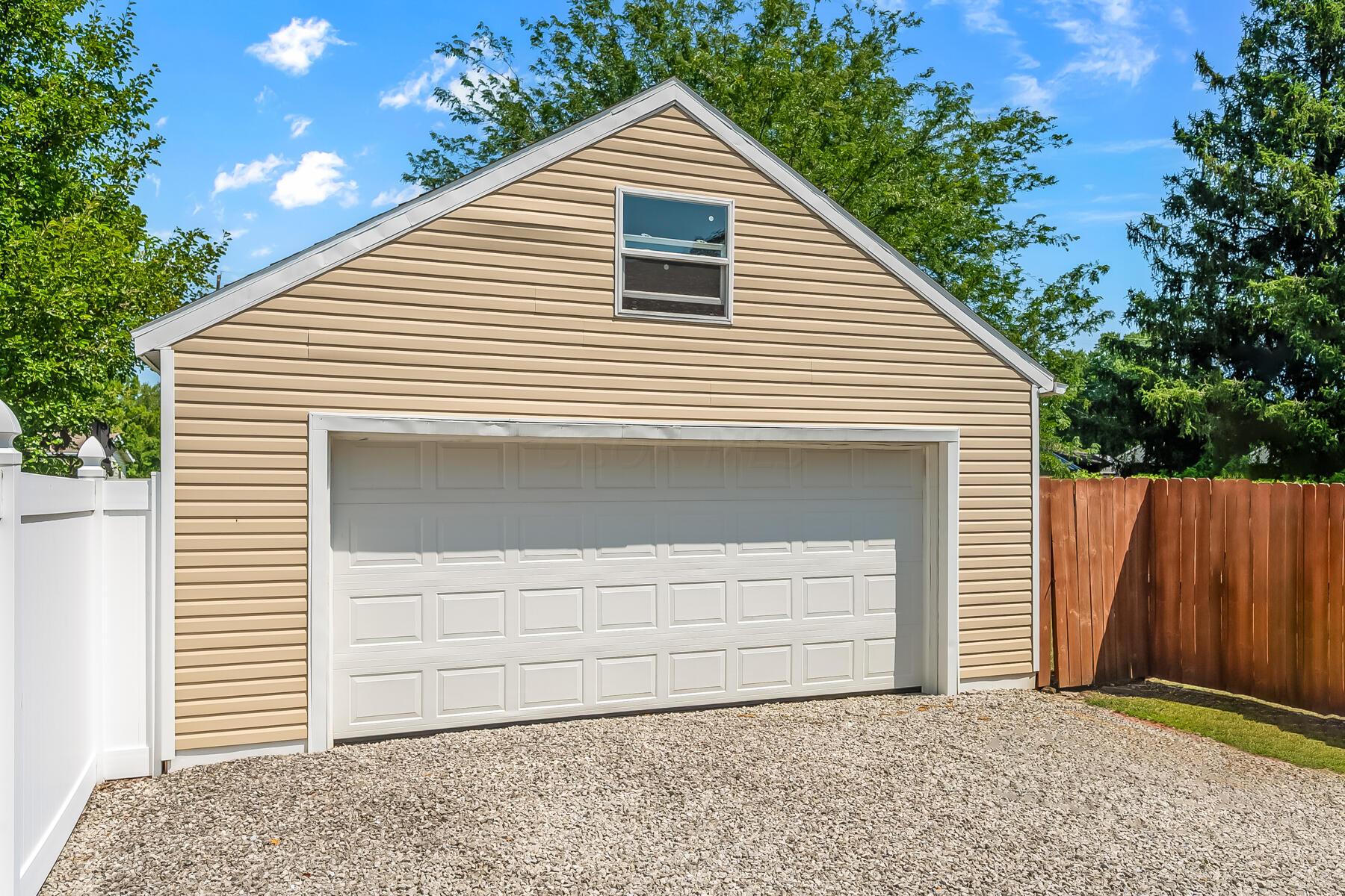 1002 Congress Street