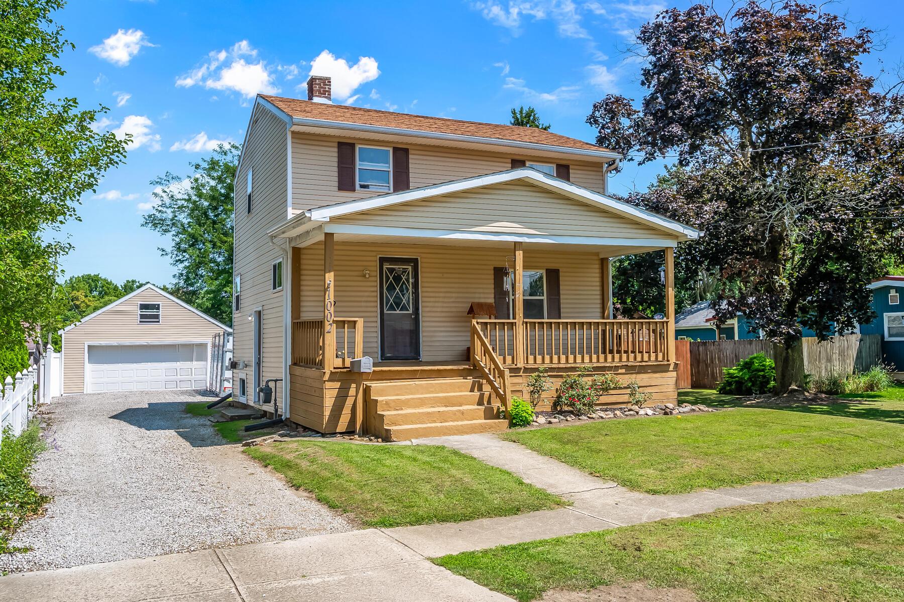 1002 Congress Street