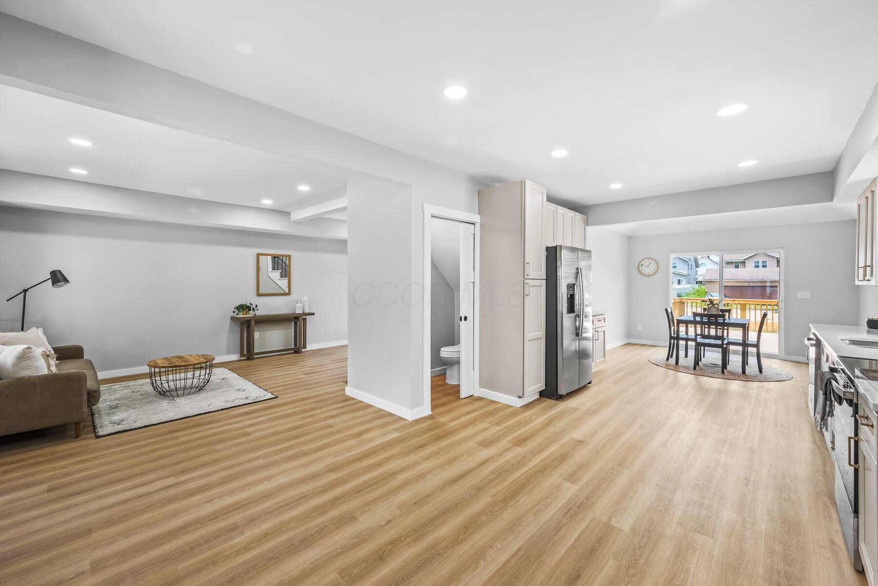 225 S Grand Avenue