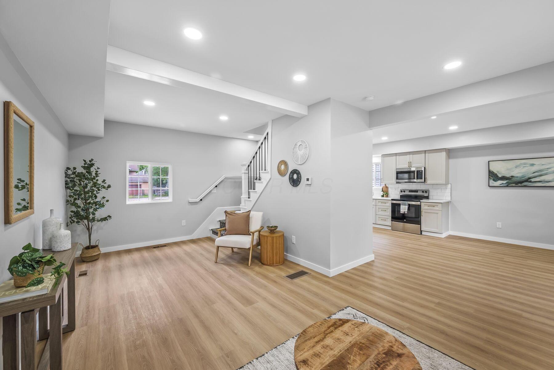225 S Grand Avenue
