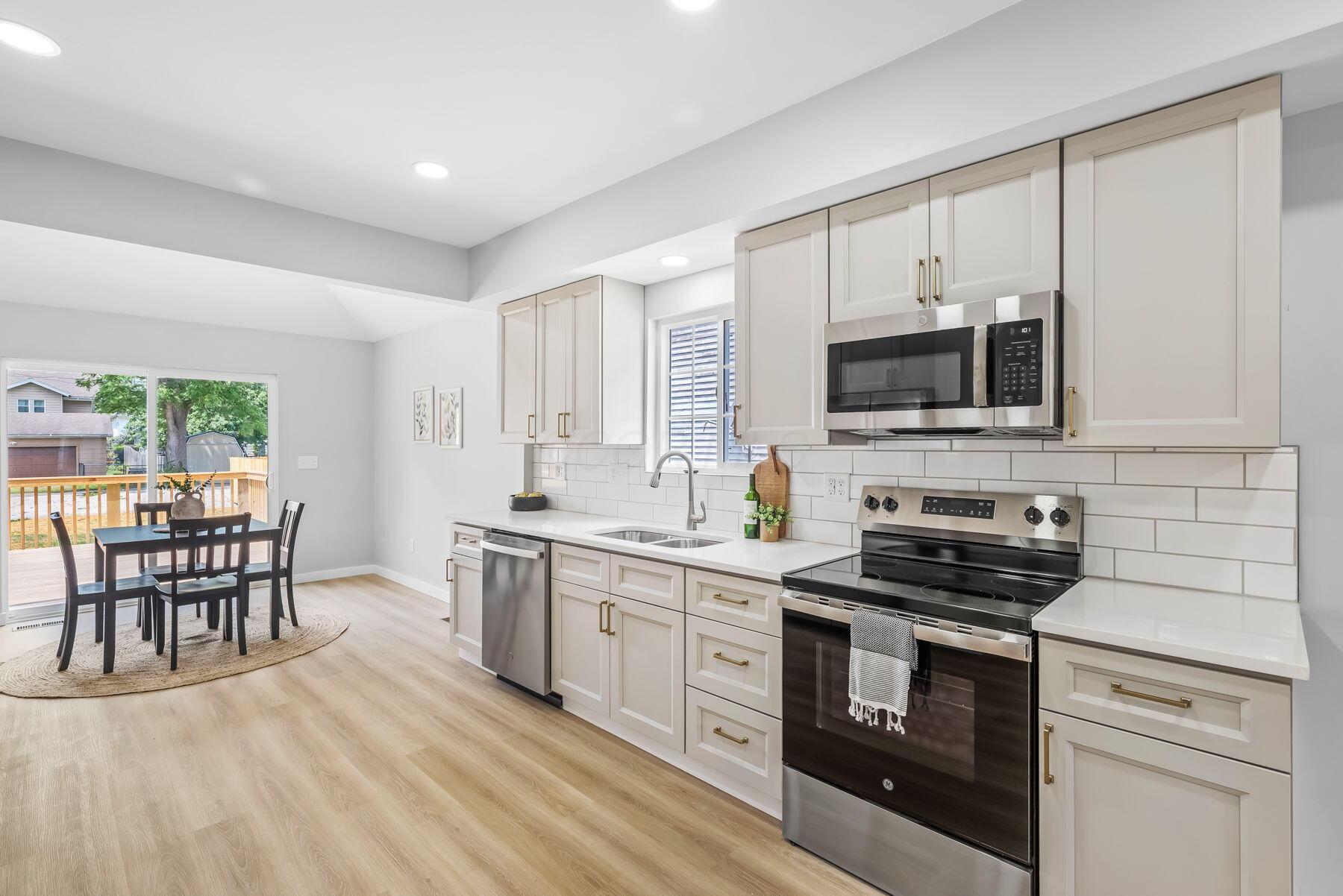 225 S Grand Avenue