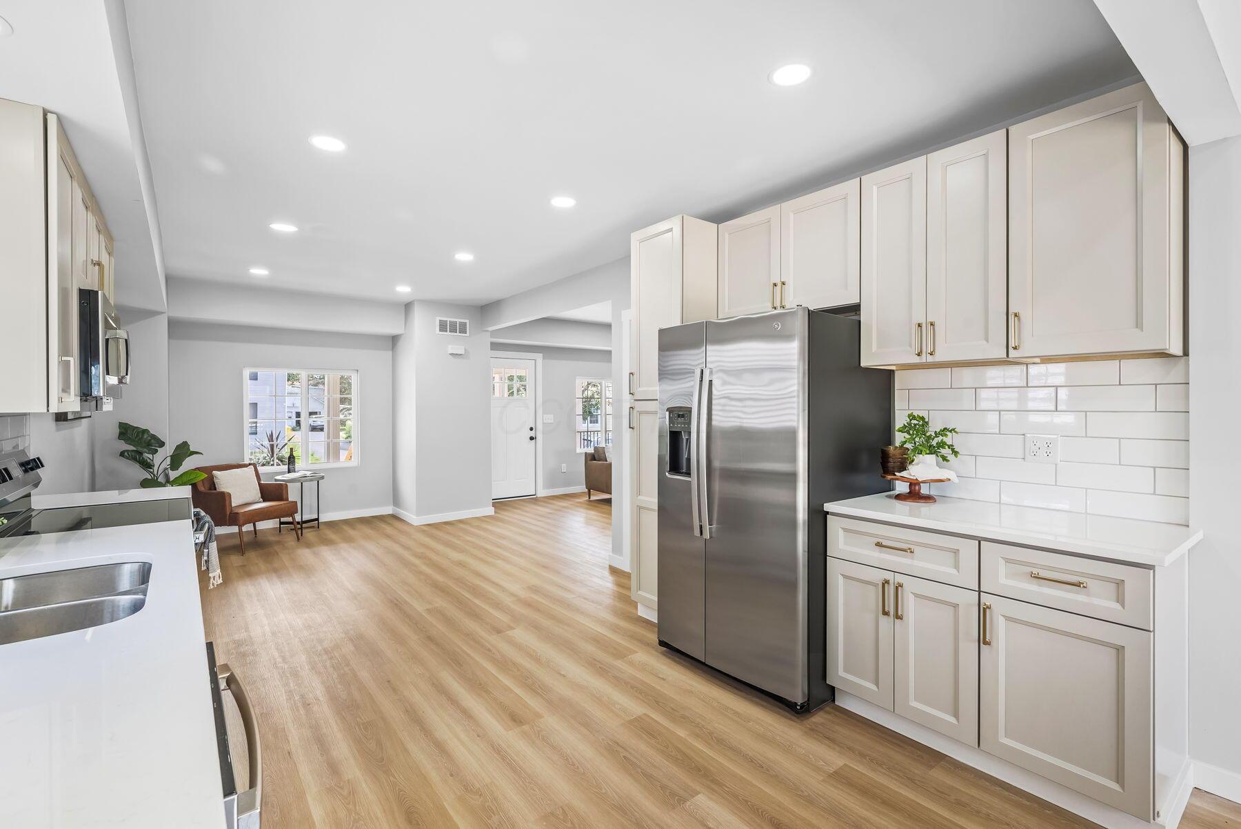 225 S Grand Avenue