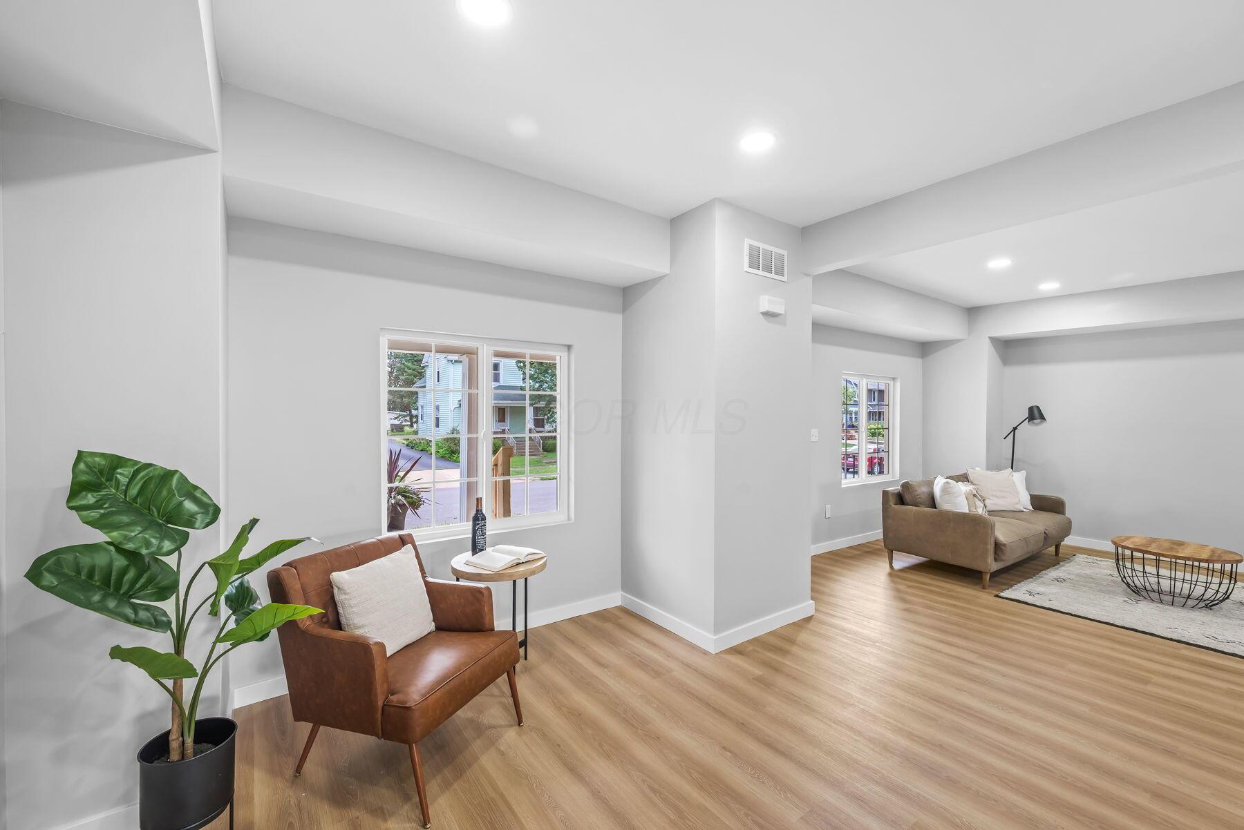 225 S Grand Avenue