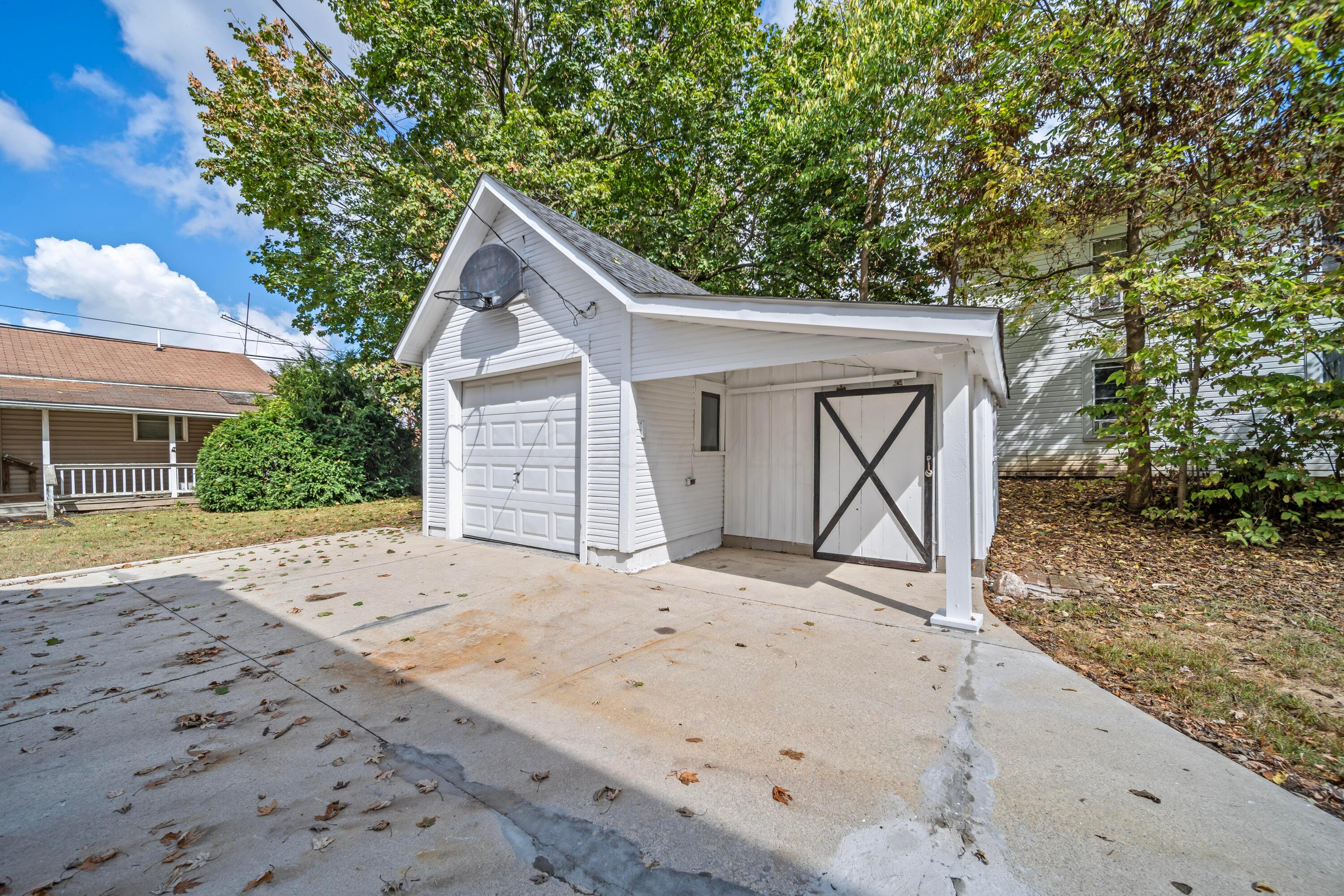 24 W Bomford Street