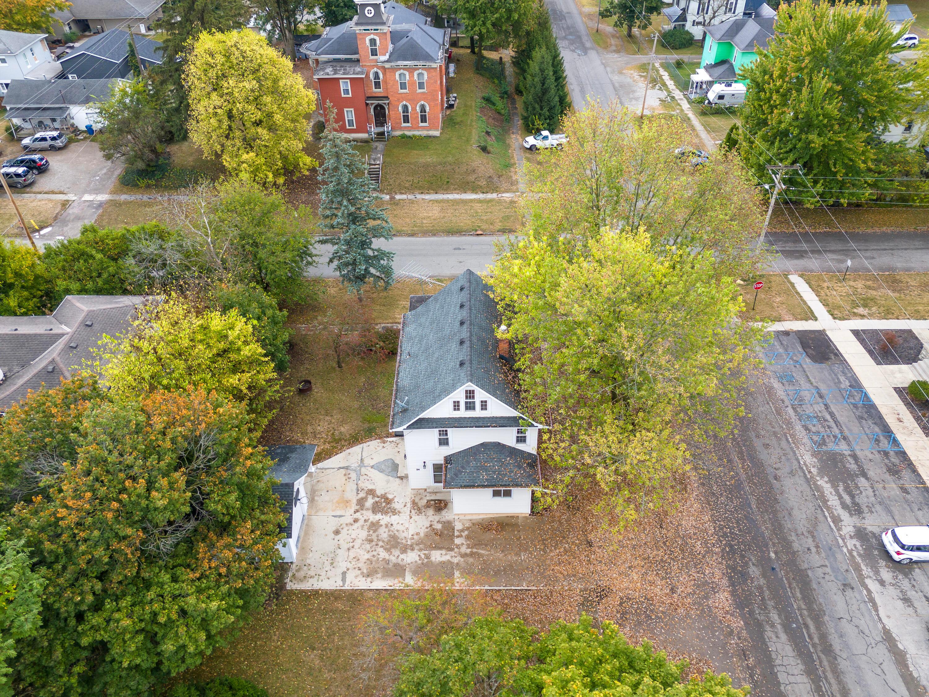 24 W Bomford Street