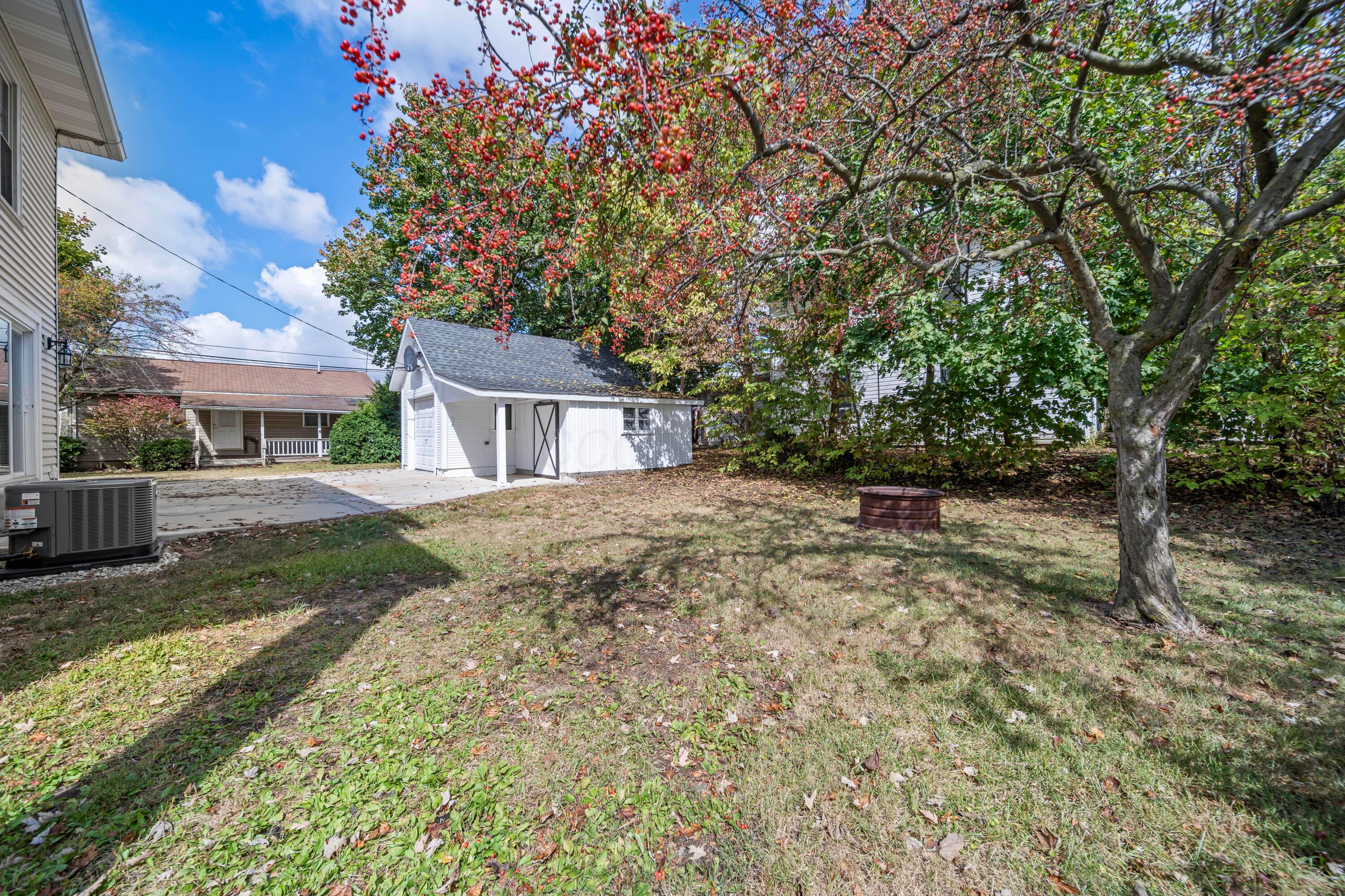 24 W Bomford Street