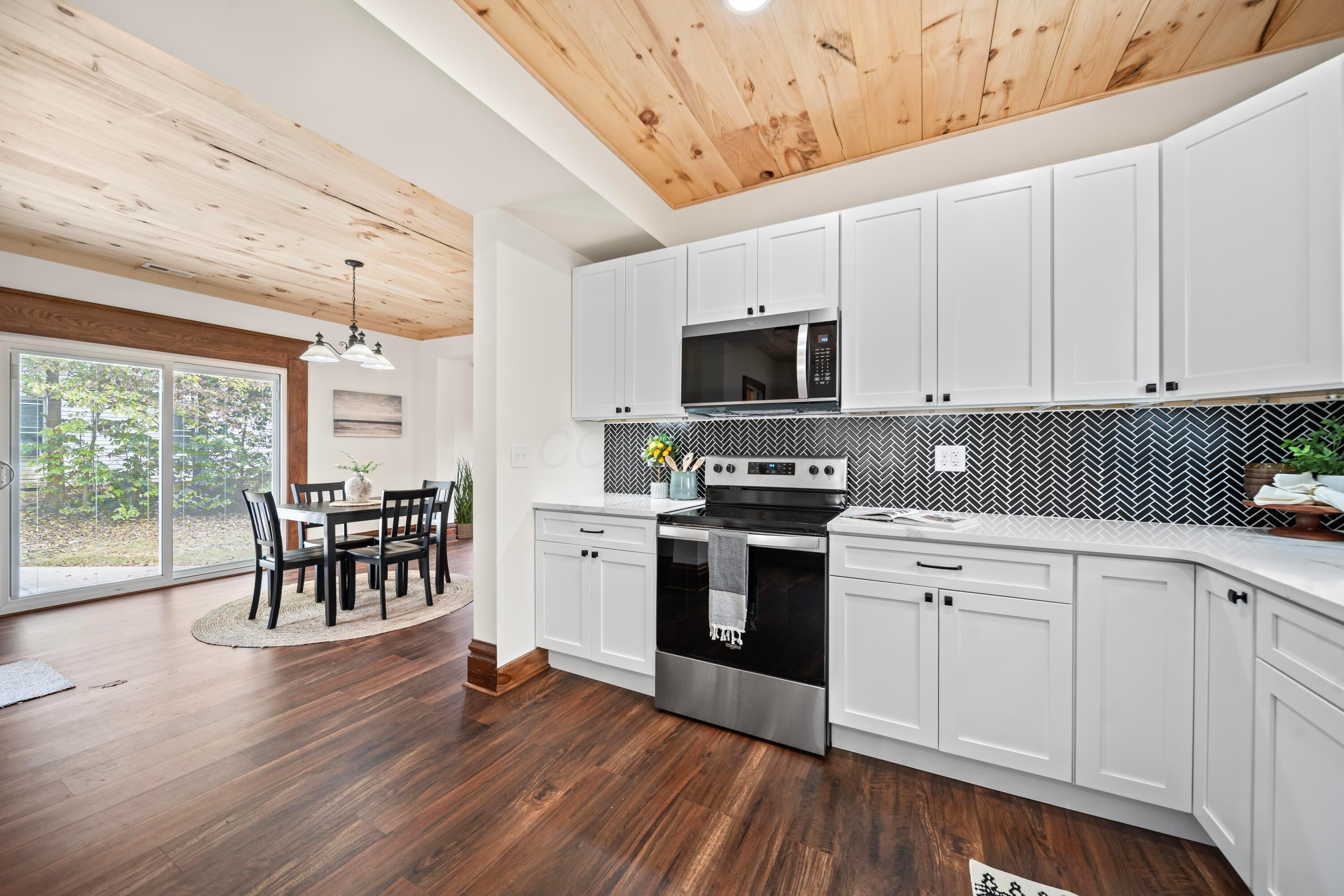 24 W Bomford Street