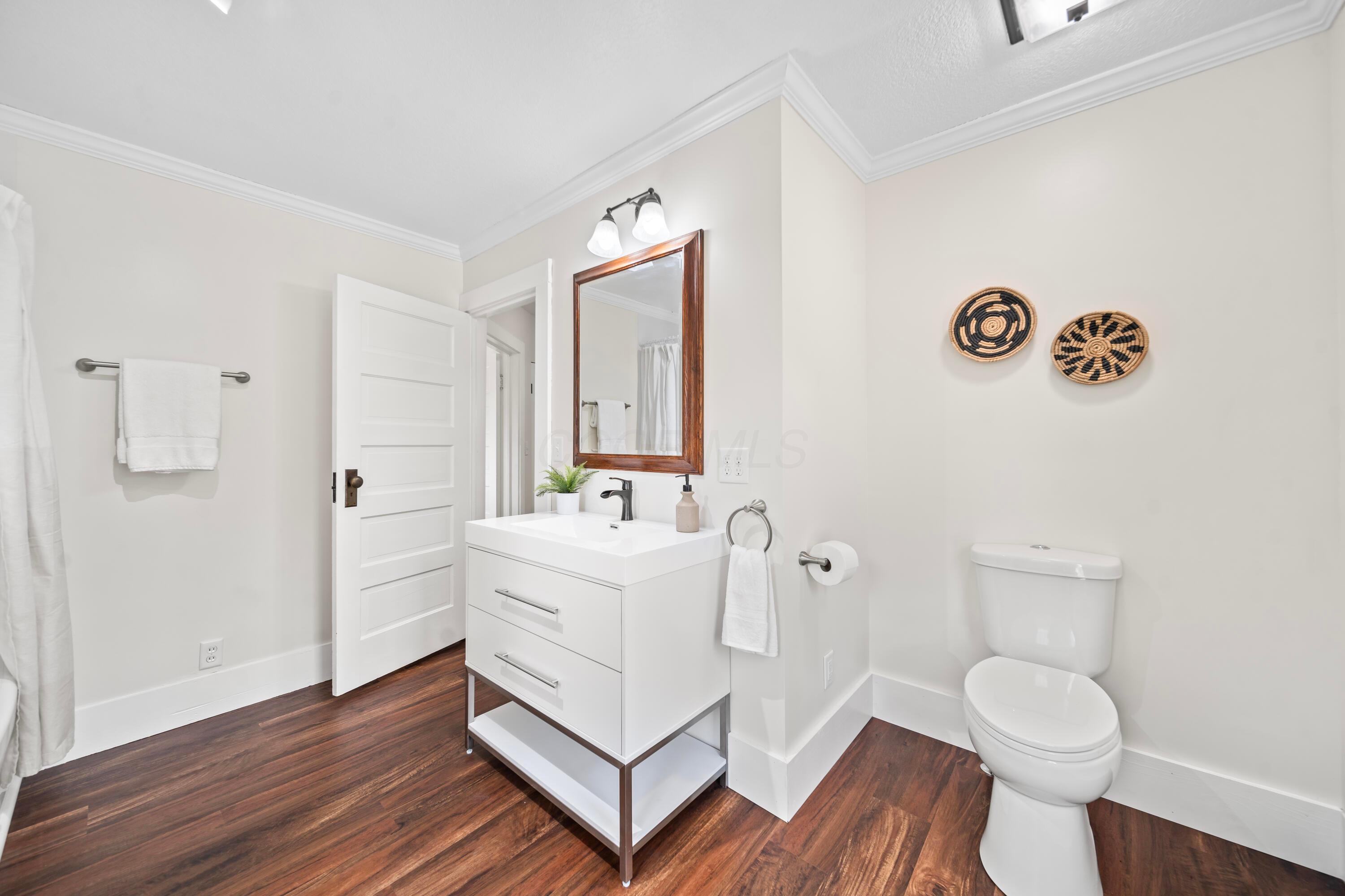 24 W Bomford Street
