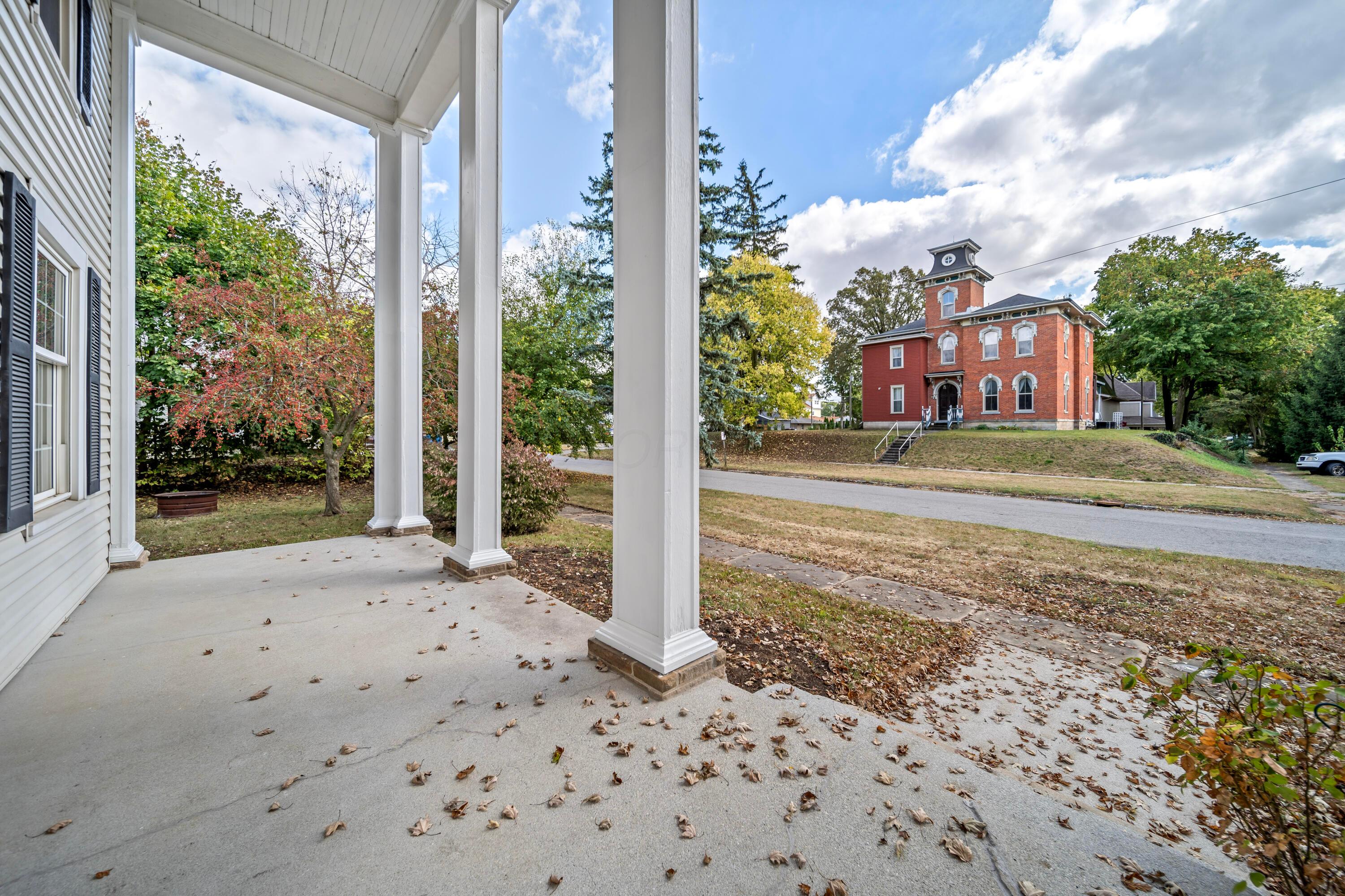 24 W Bomford Street