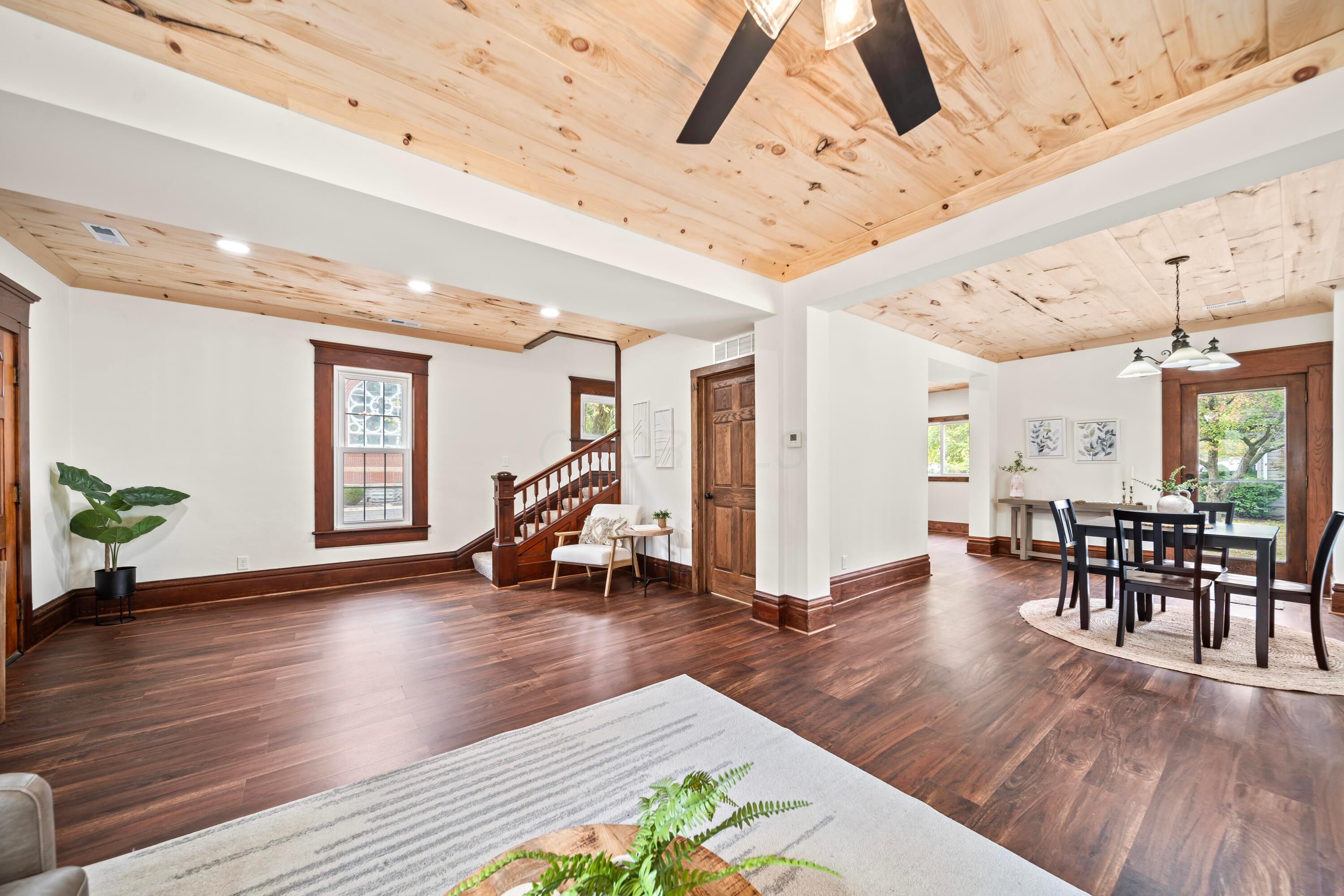 24 W Bomford Street