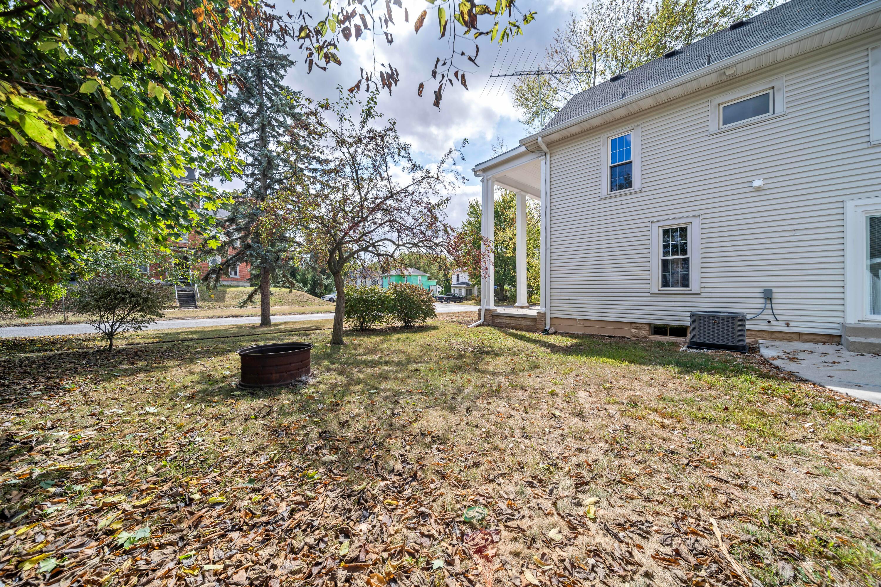 24 W Bomford Street
