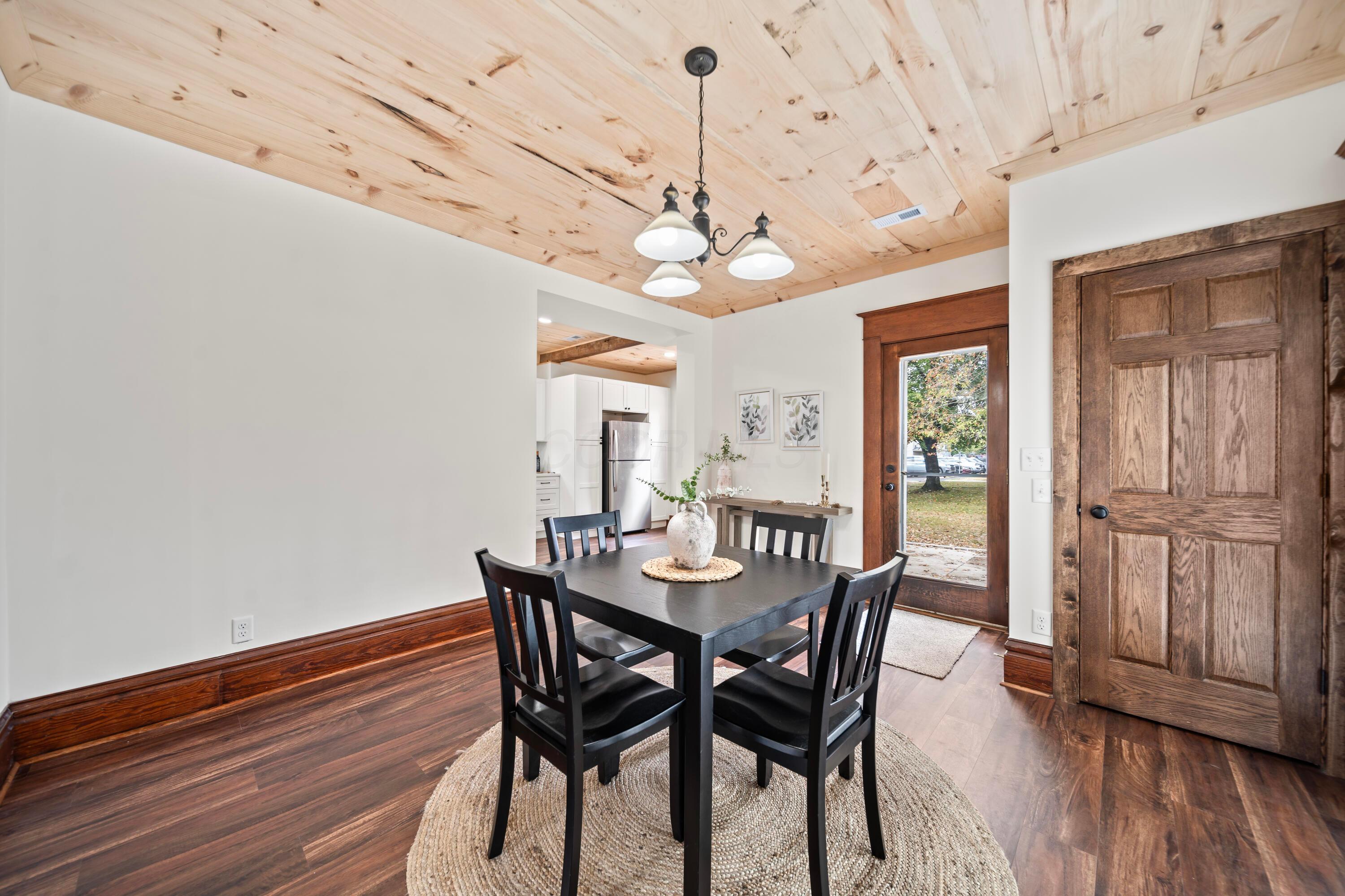 24 W Bomford Street