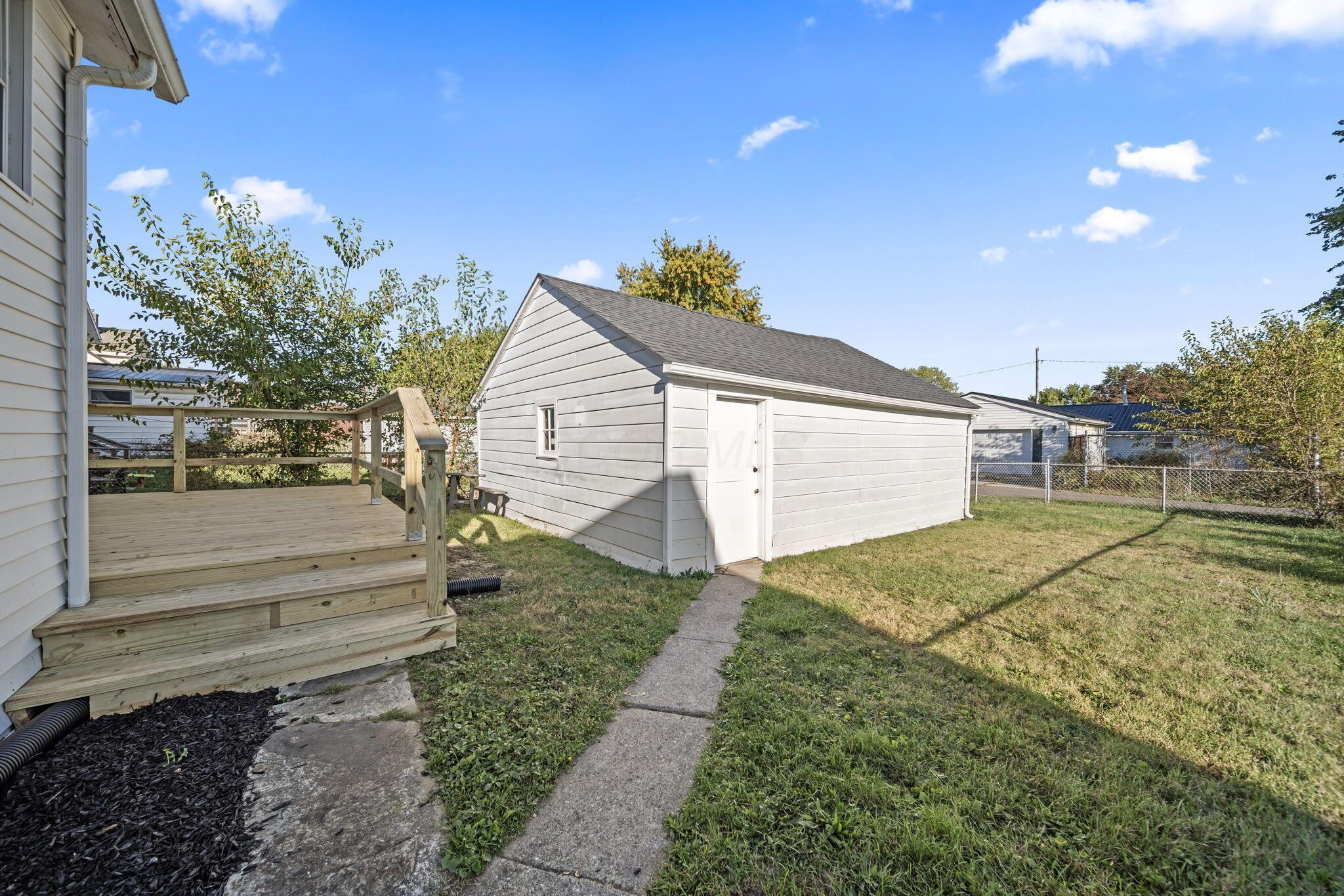 824 Oak Grove Avenue