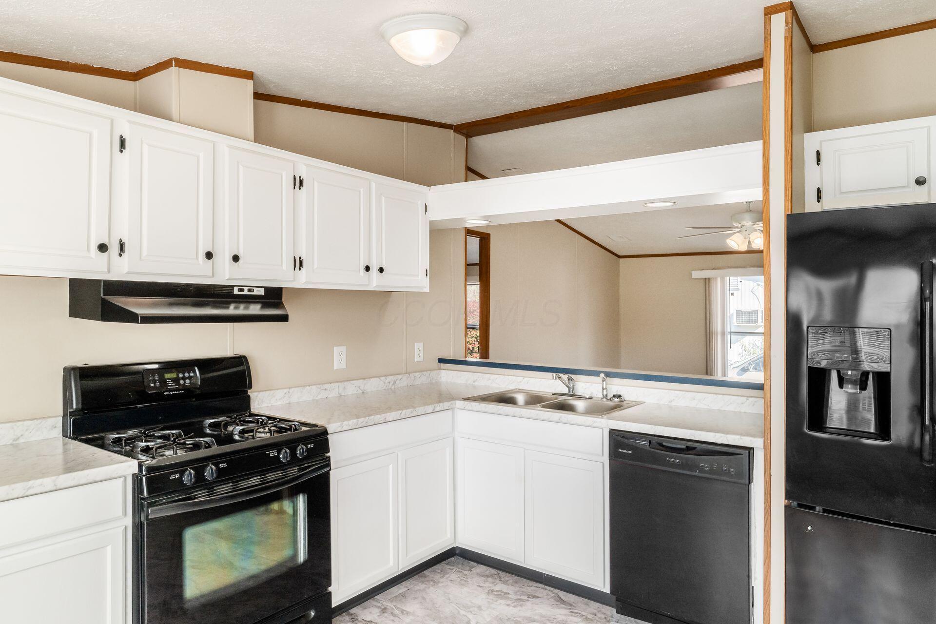 2185 Maureen Boulevard S