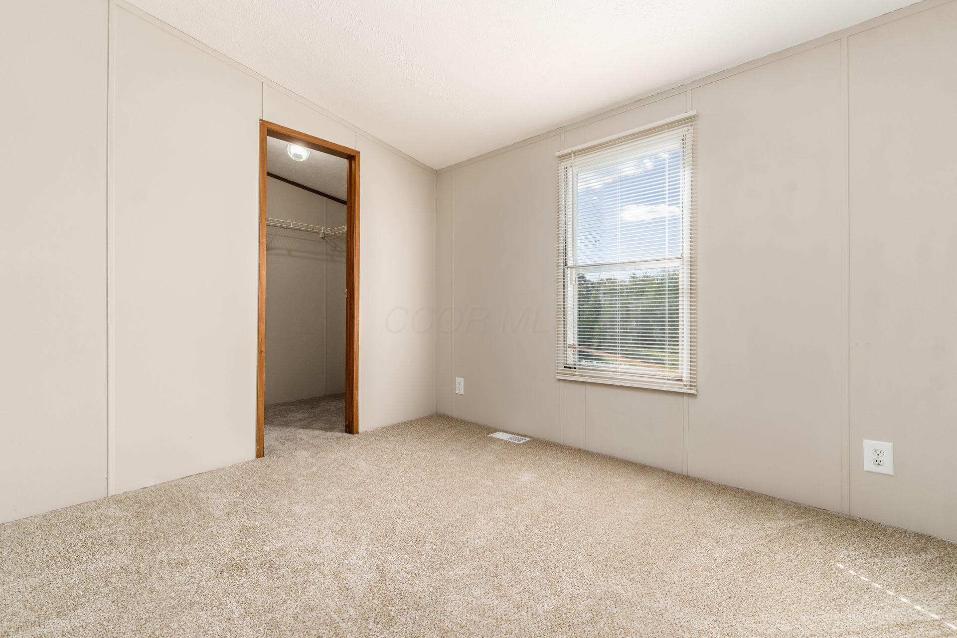 2185 Maureen Boulevard S