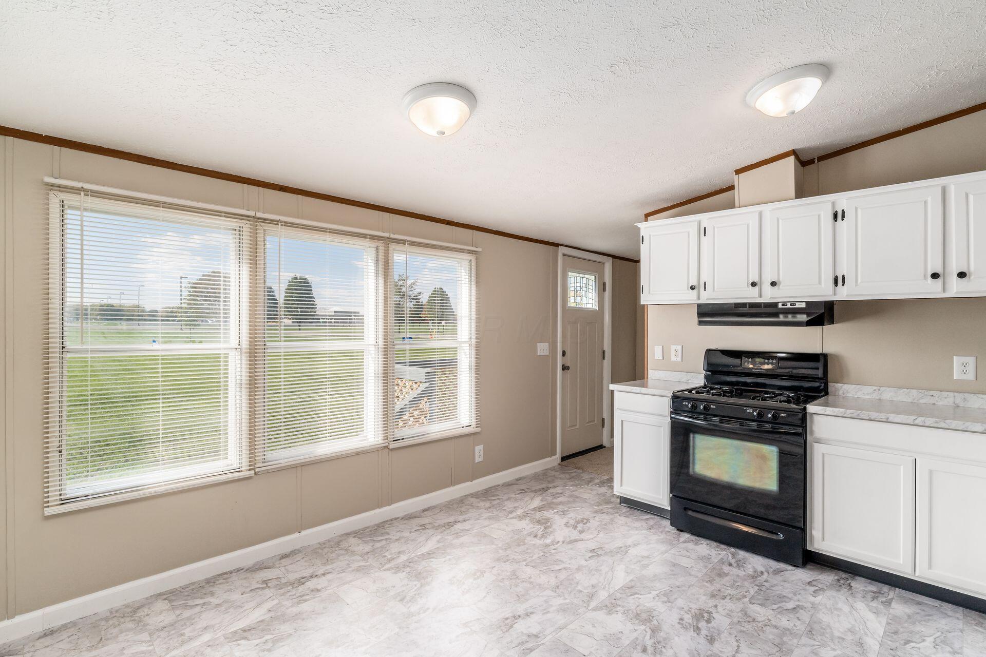 2185 Maureen Boulevard S