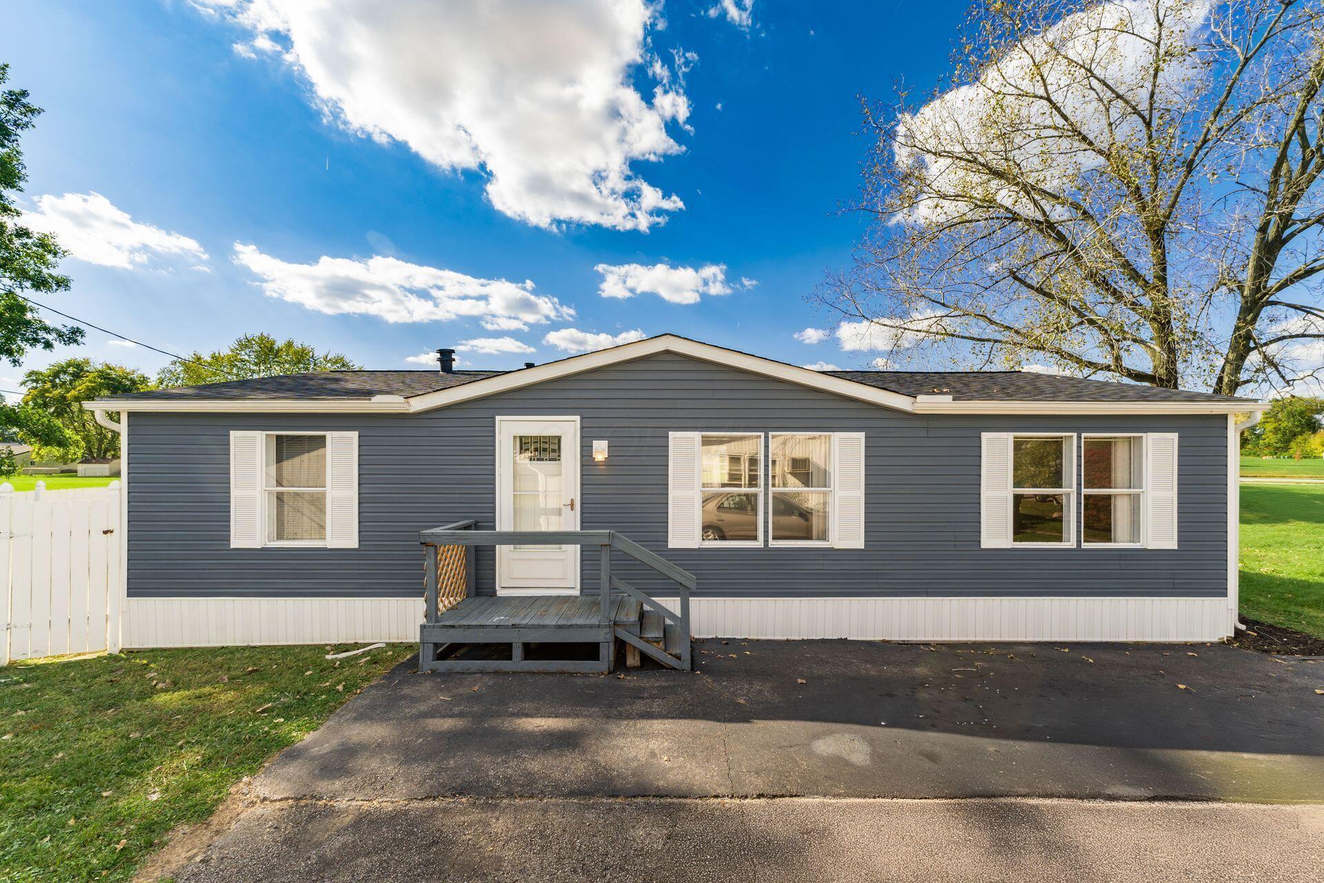 2185 Maureen Boulevard S