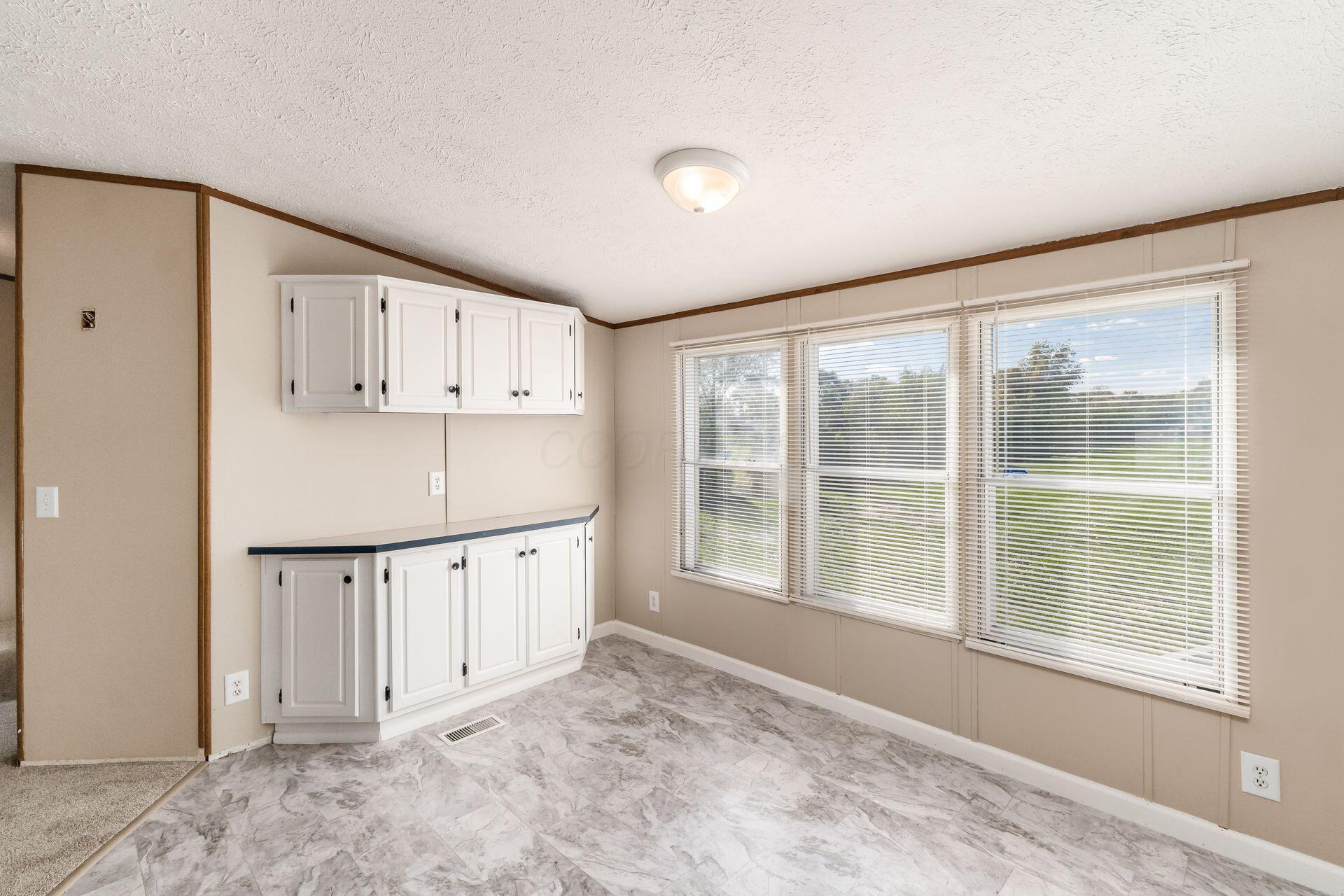 2185 Maureen Boulevard S