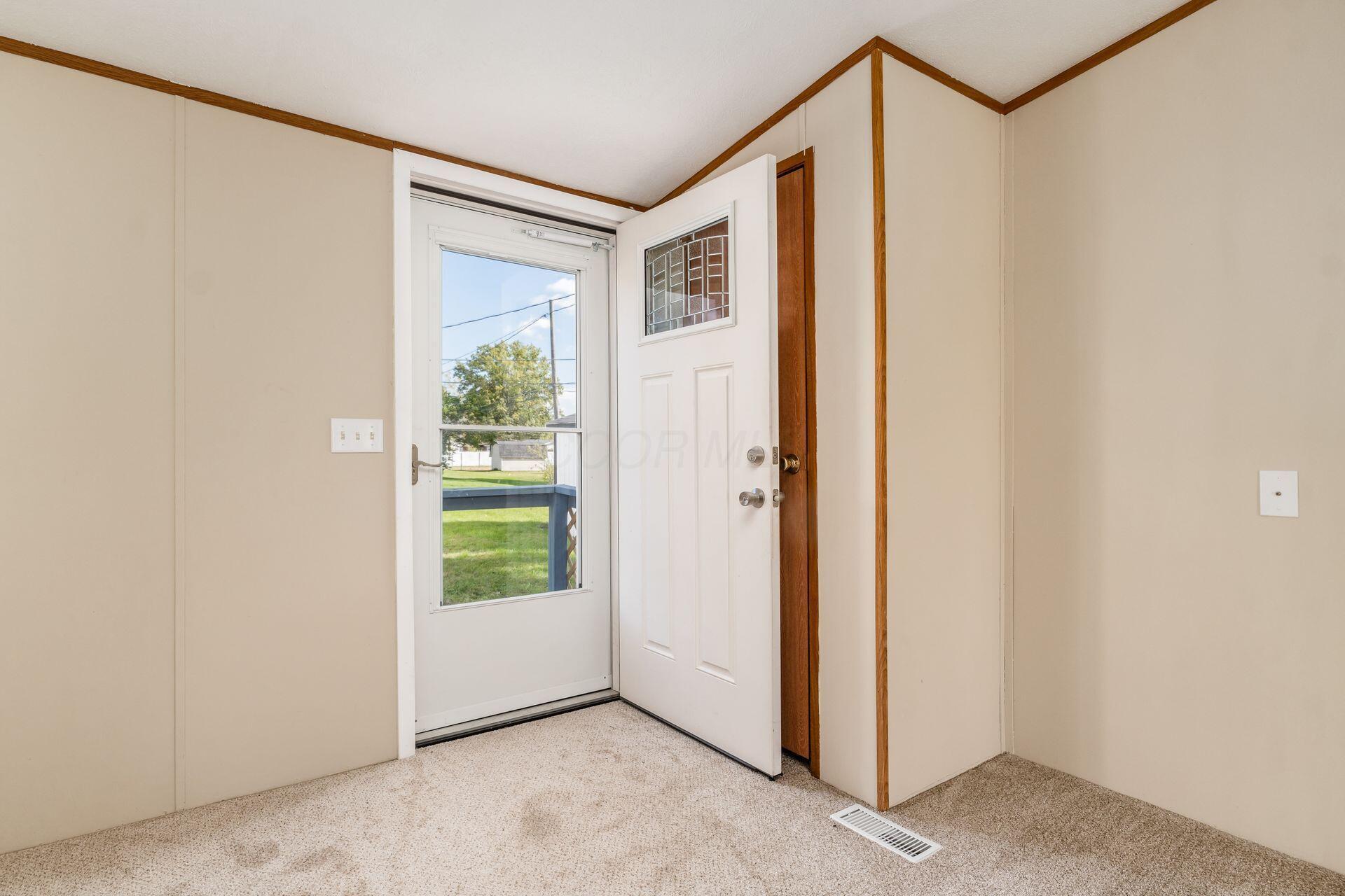 2185 Maureen Boulevard S