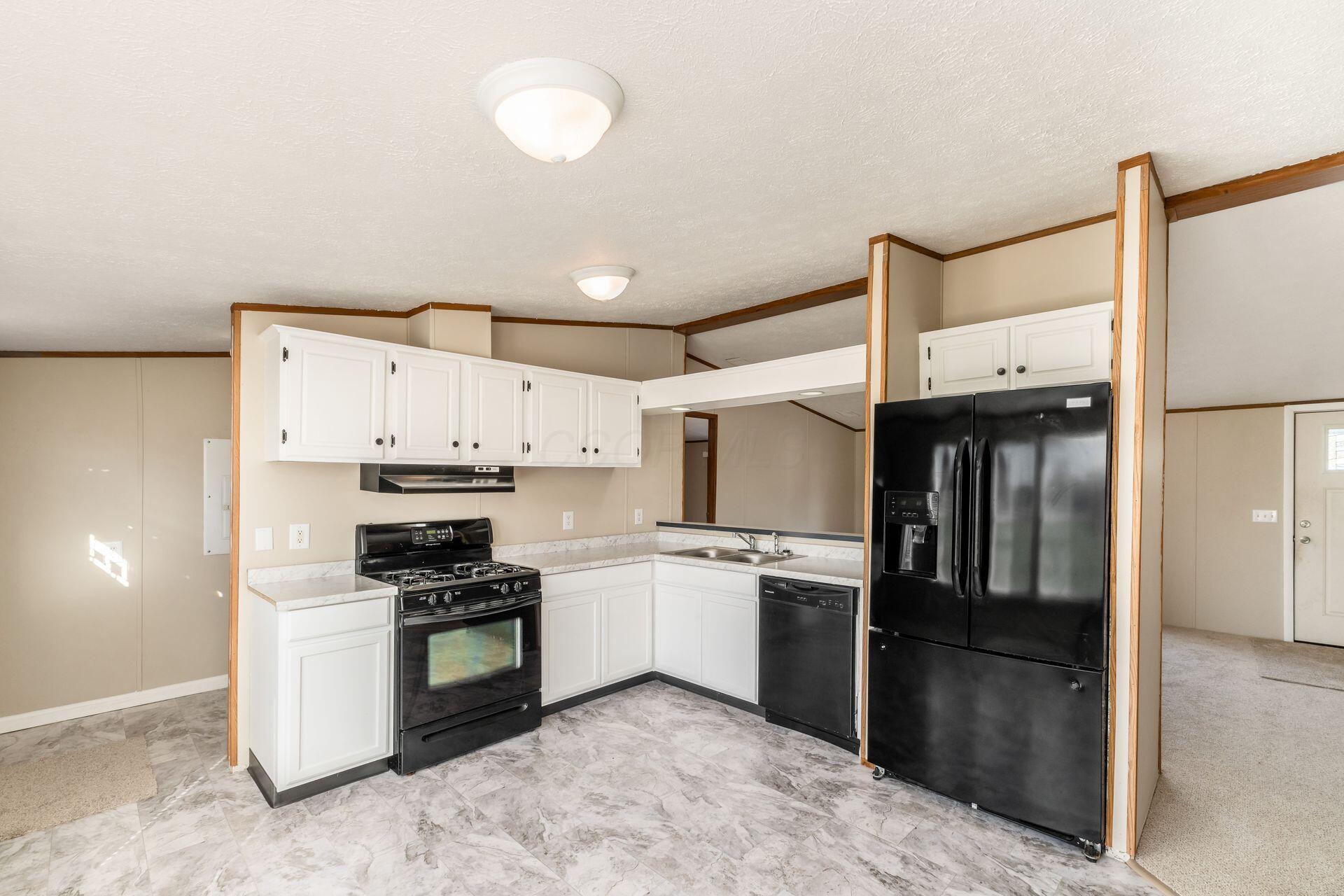 2185 Maureen Boulevard S