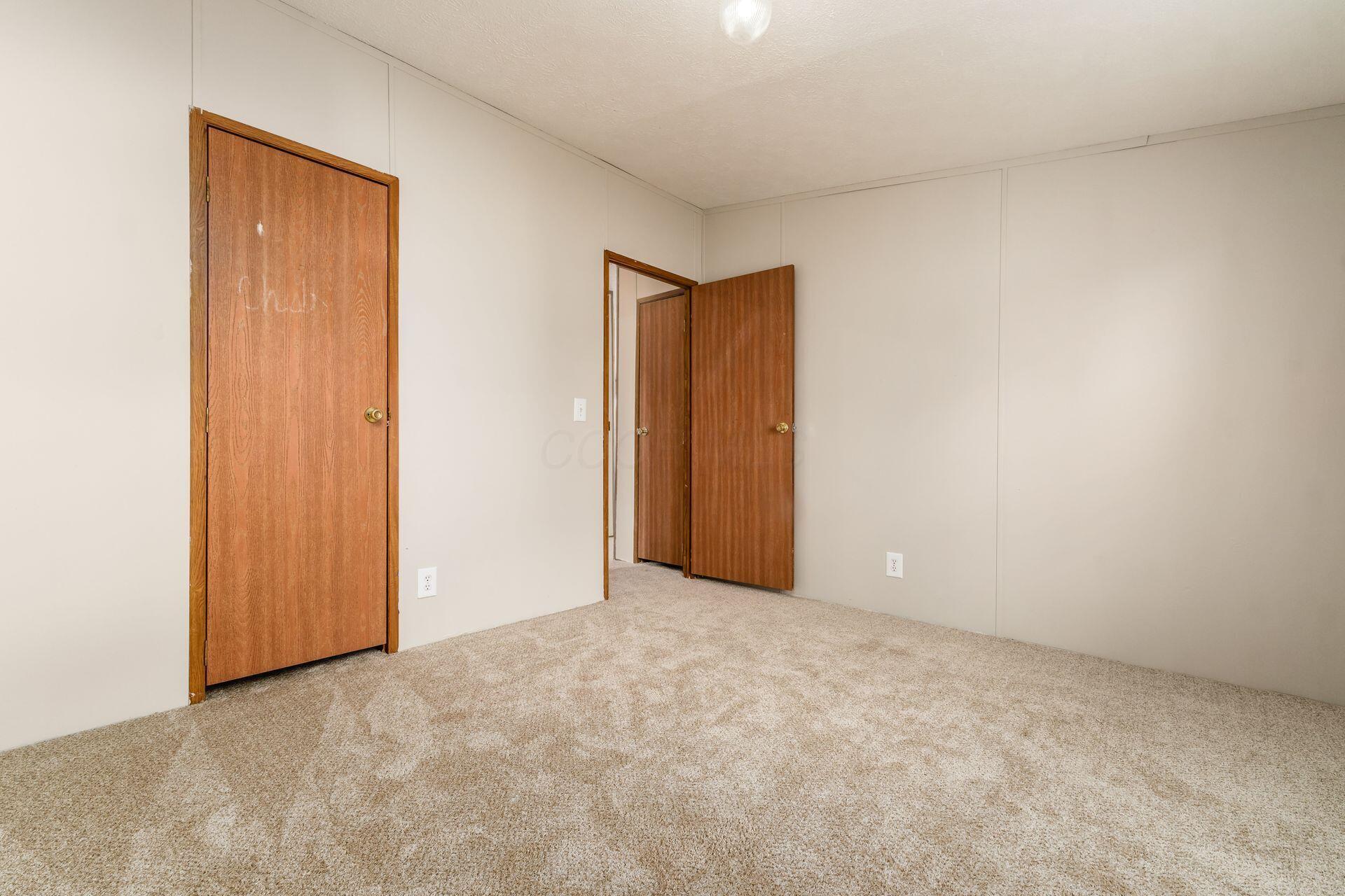 2185 Maureen Boulevard S