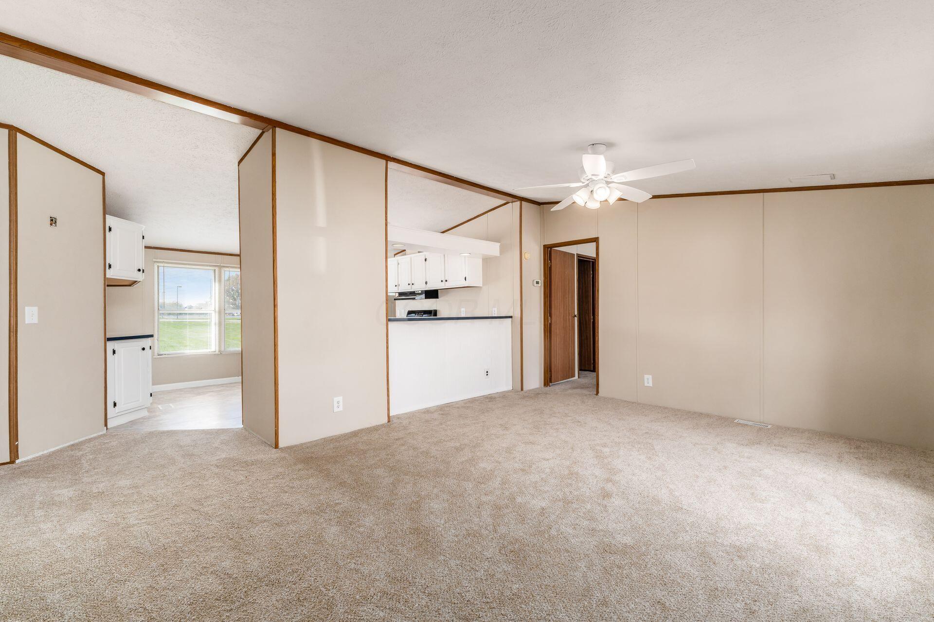 2185 Maureen Boulevard S