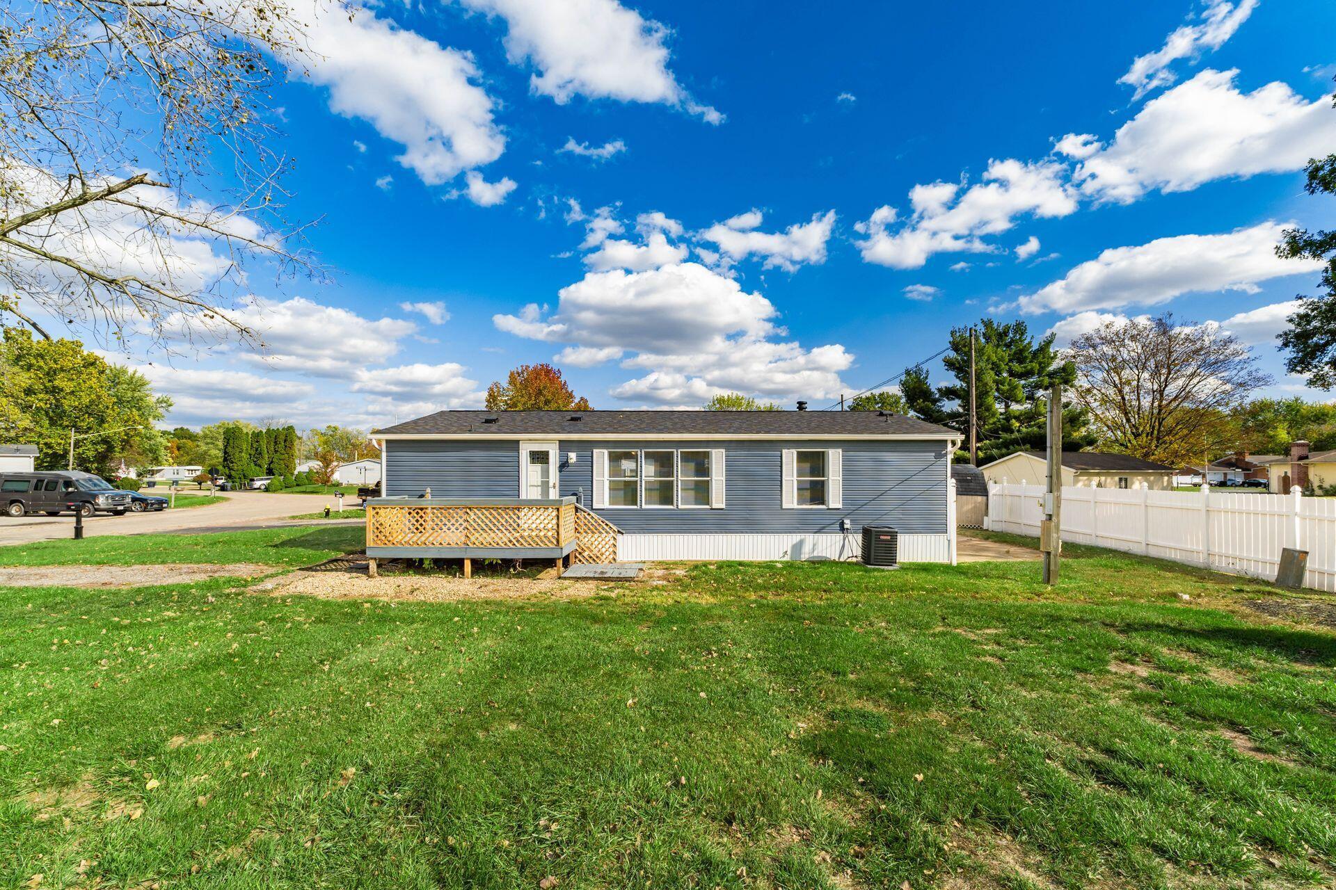 2185 Maureen Boulevard S