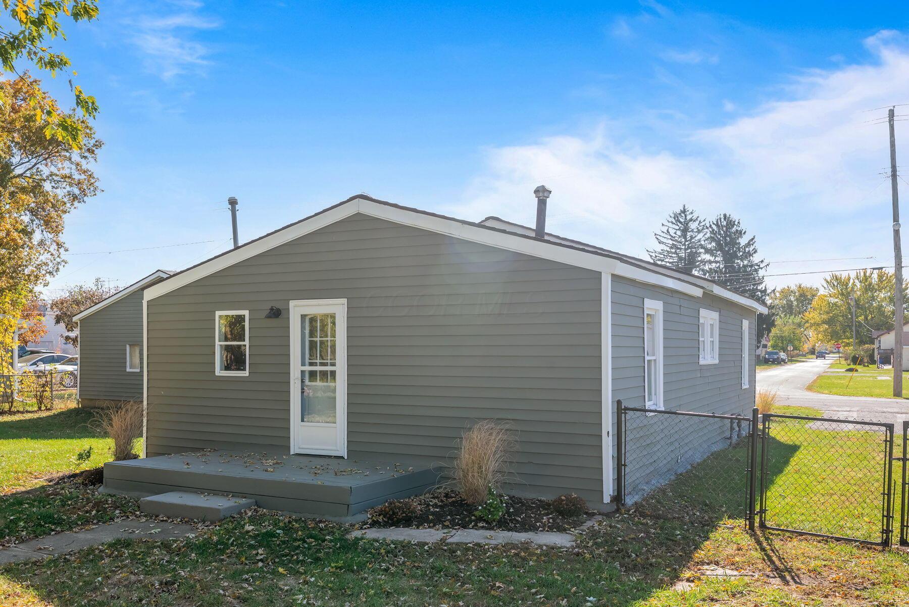 950 Oak Grove Avenue