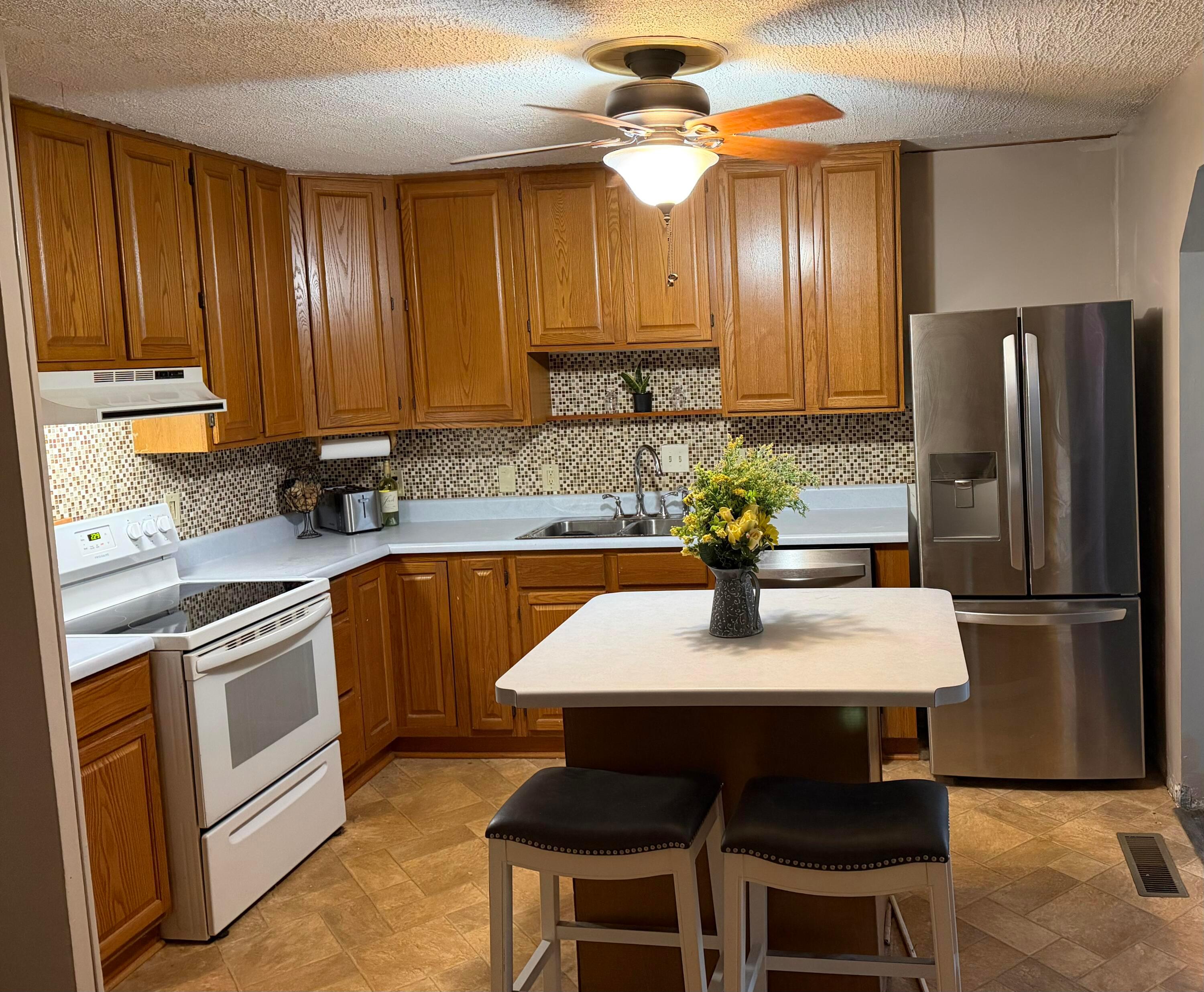 4926 Meadowbrook Drive