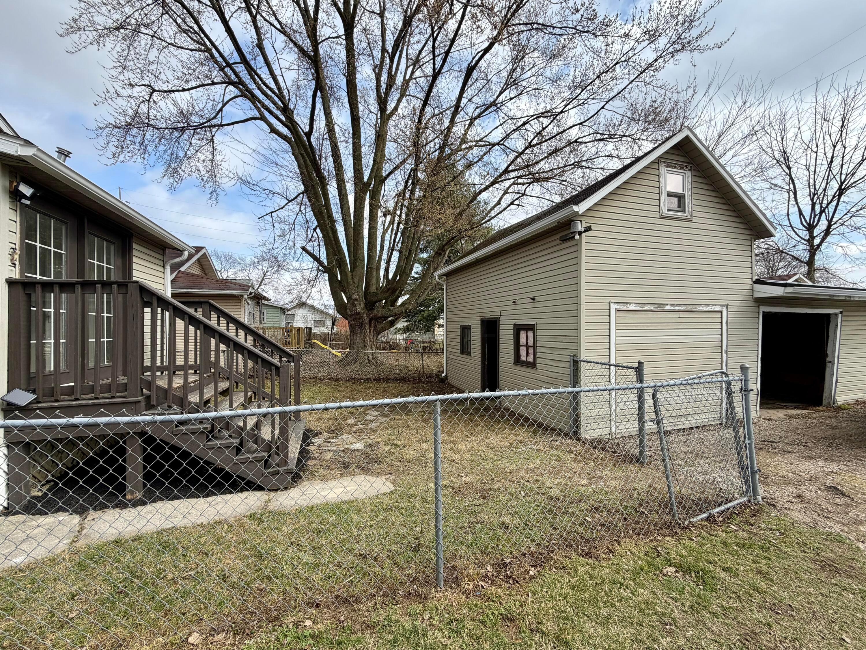 393 E George Street