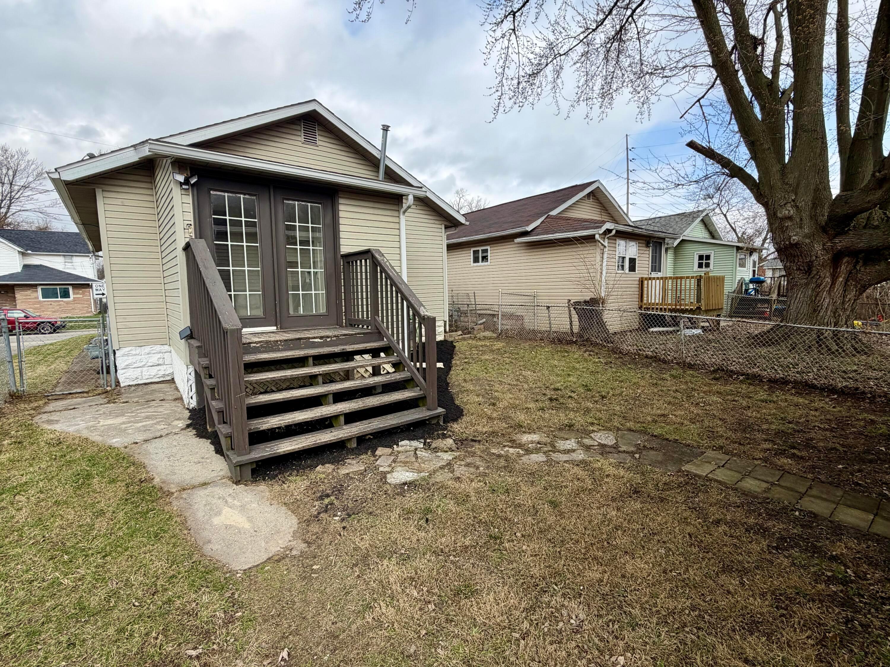 393 E George Street