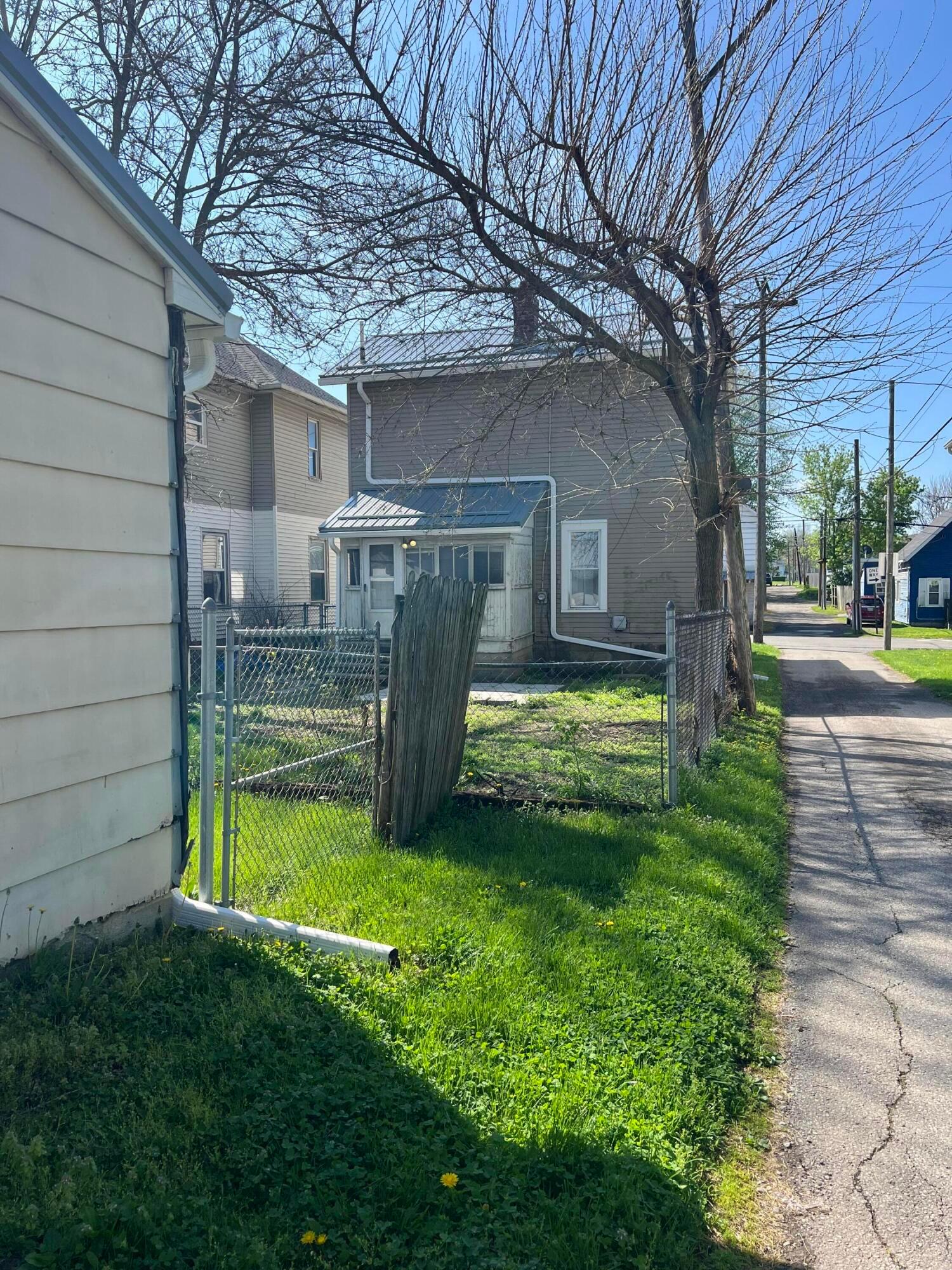 126 W Washington Avenue