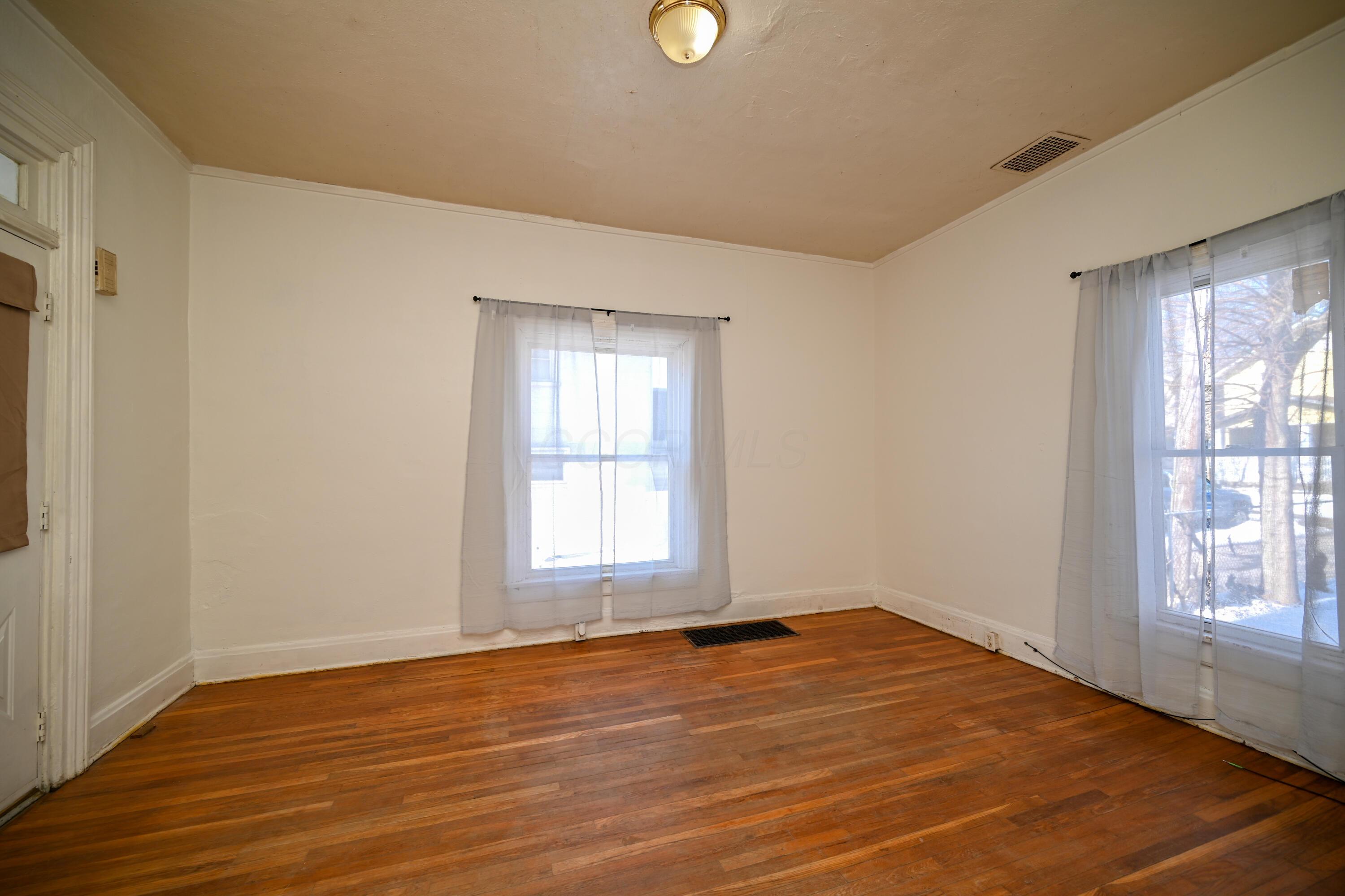 126 W Washington Avenue