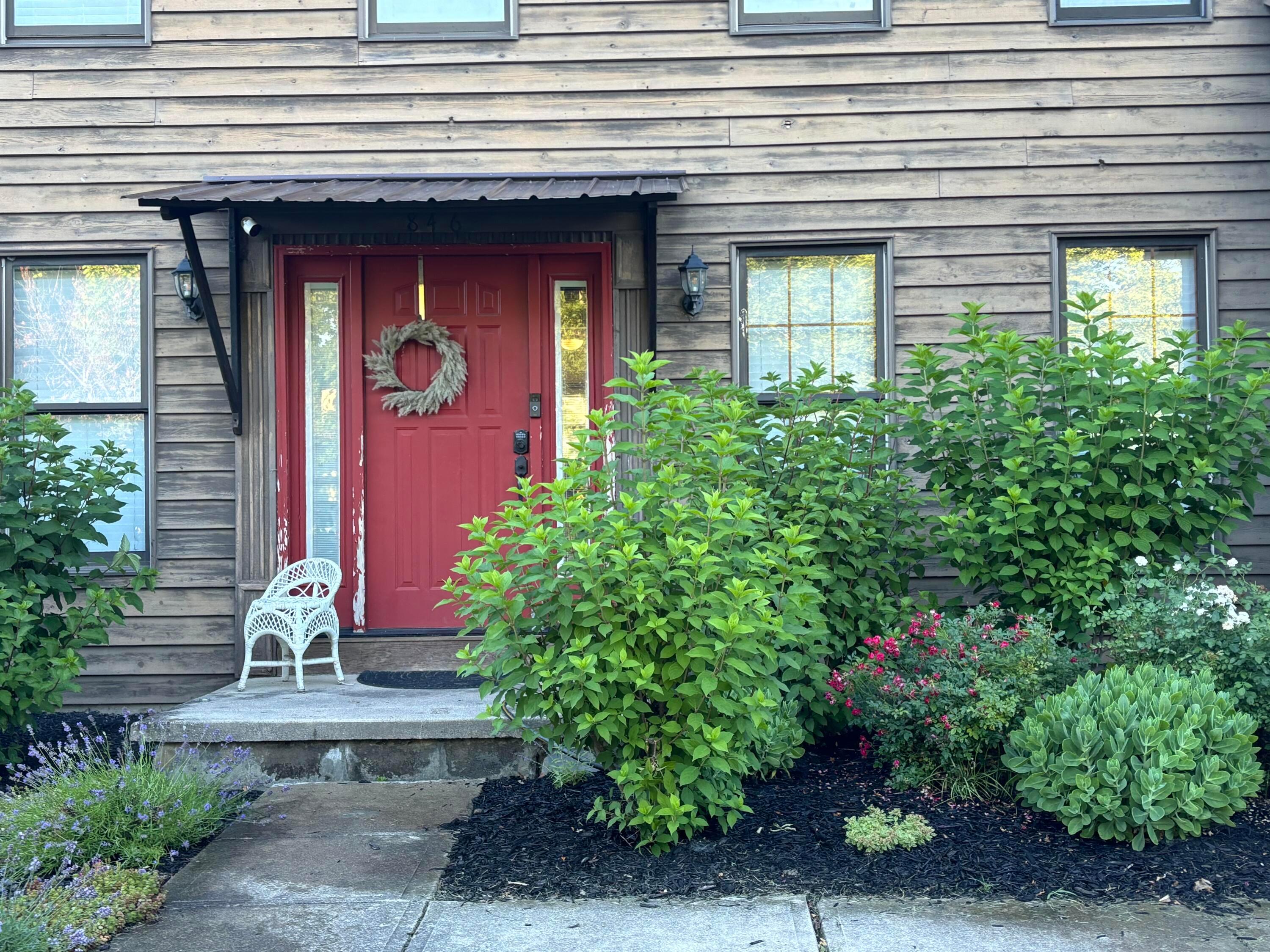 846 Executive Boulevard