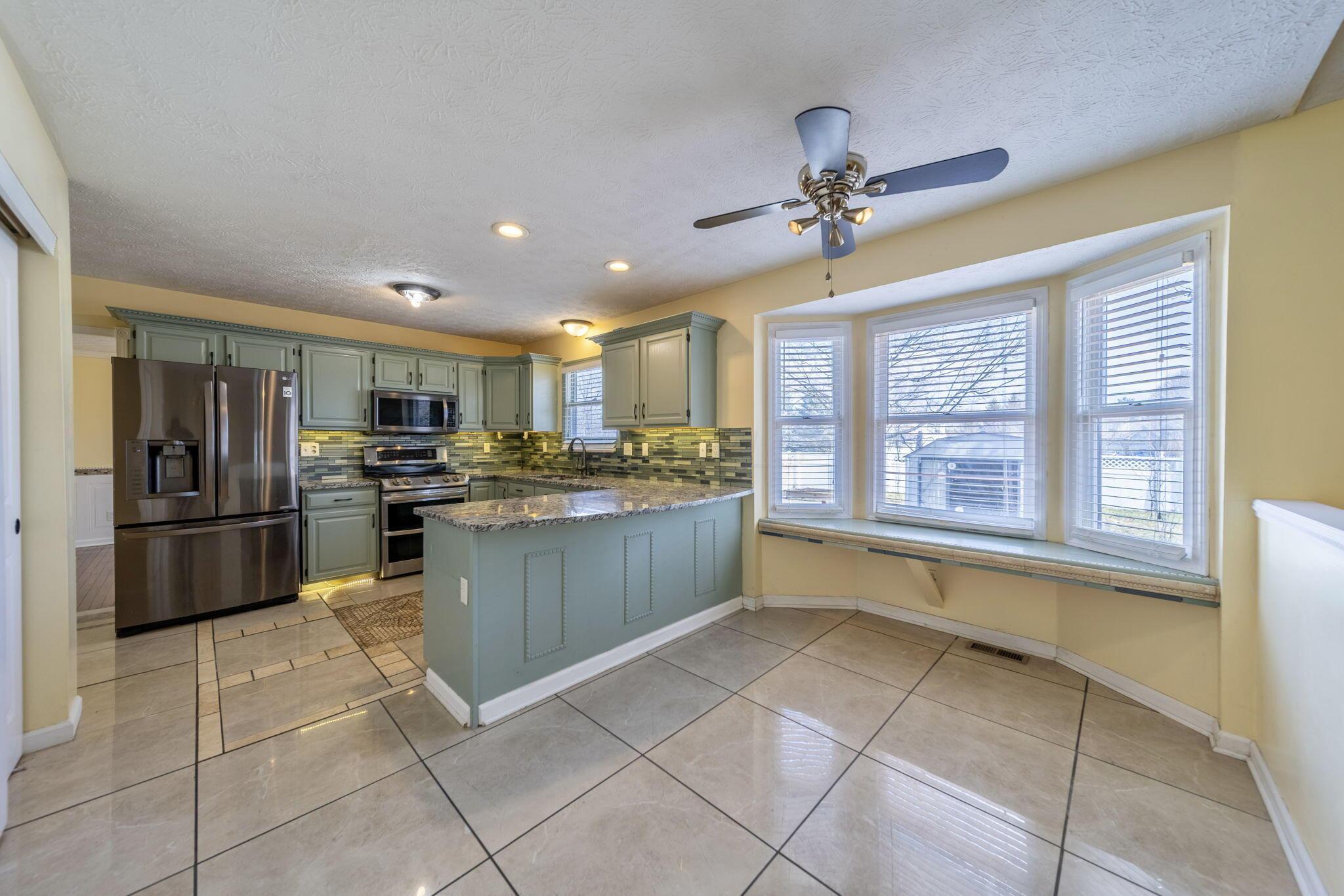 846 Executive Boulevard