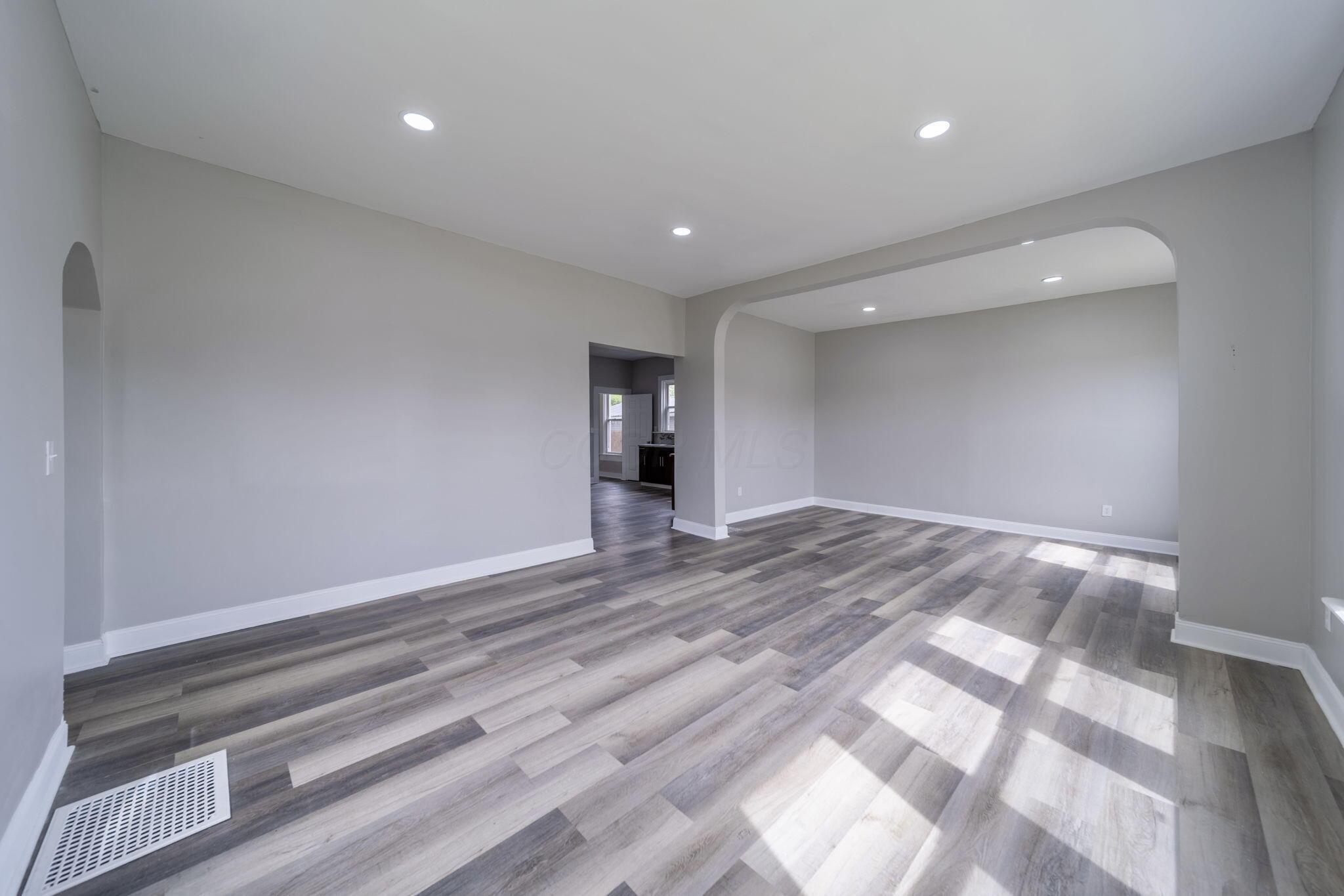 435 N Main, 437