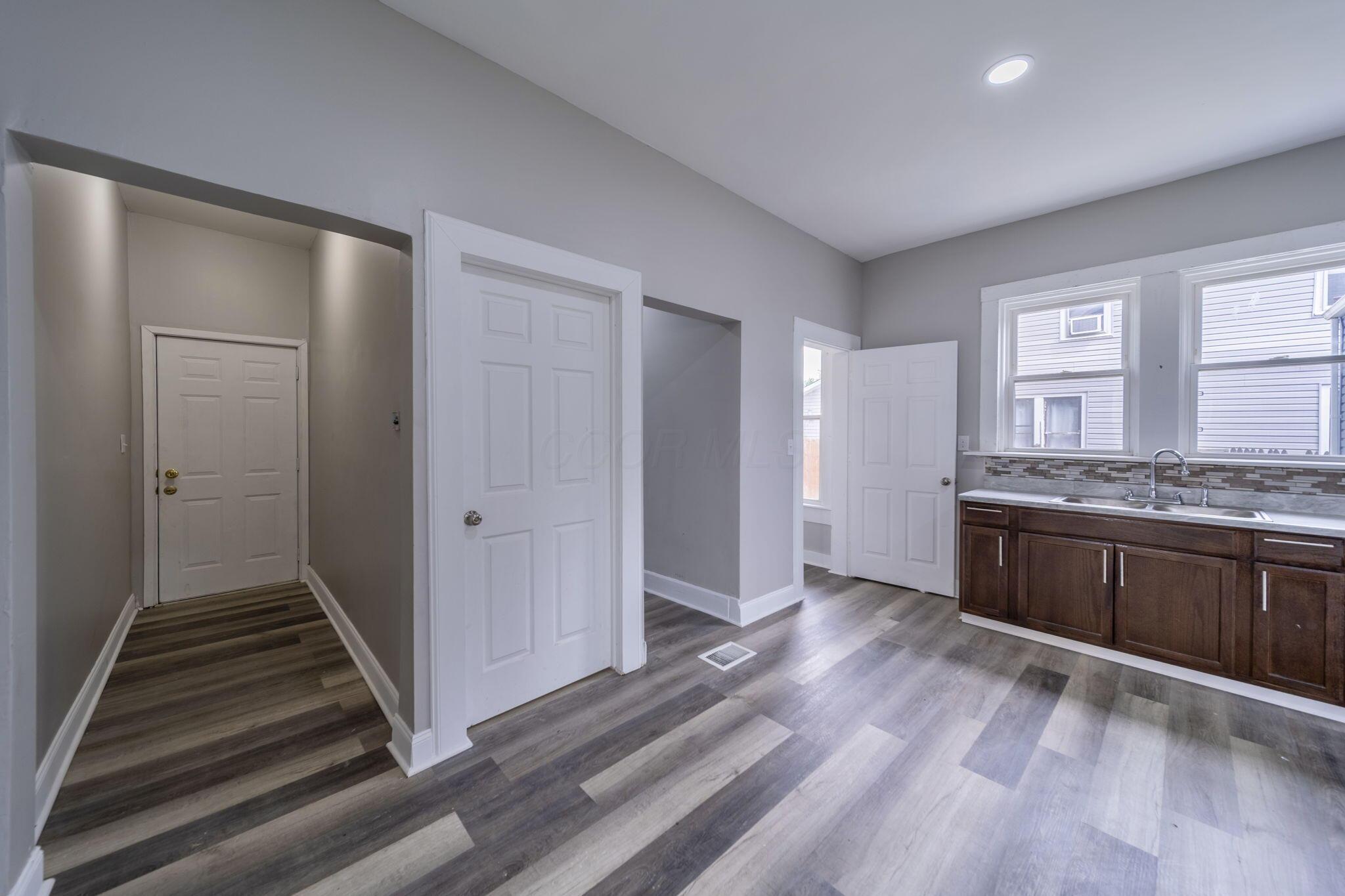 435 N Main, 437