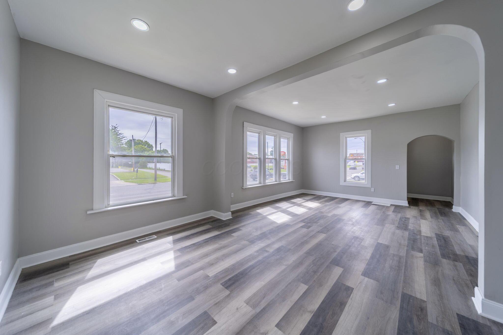 435 N Main, 437