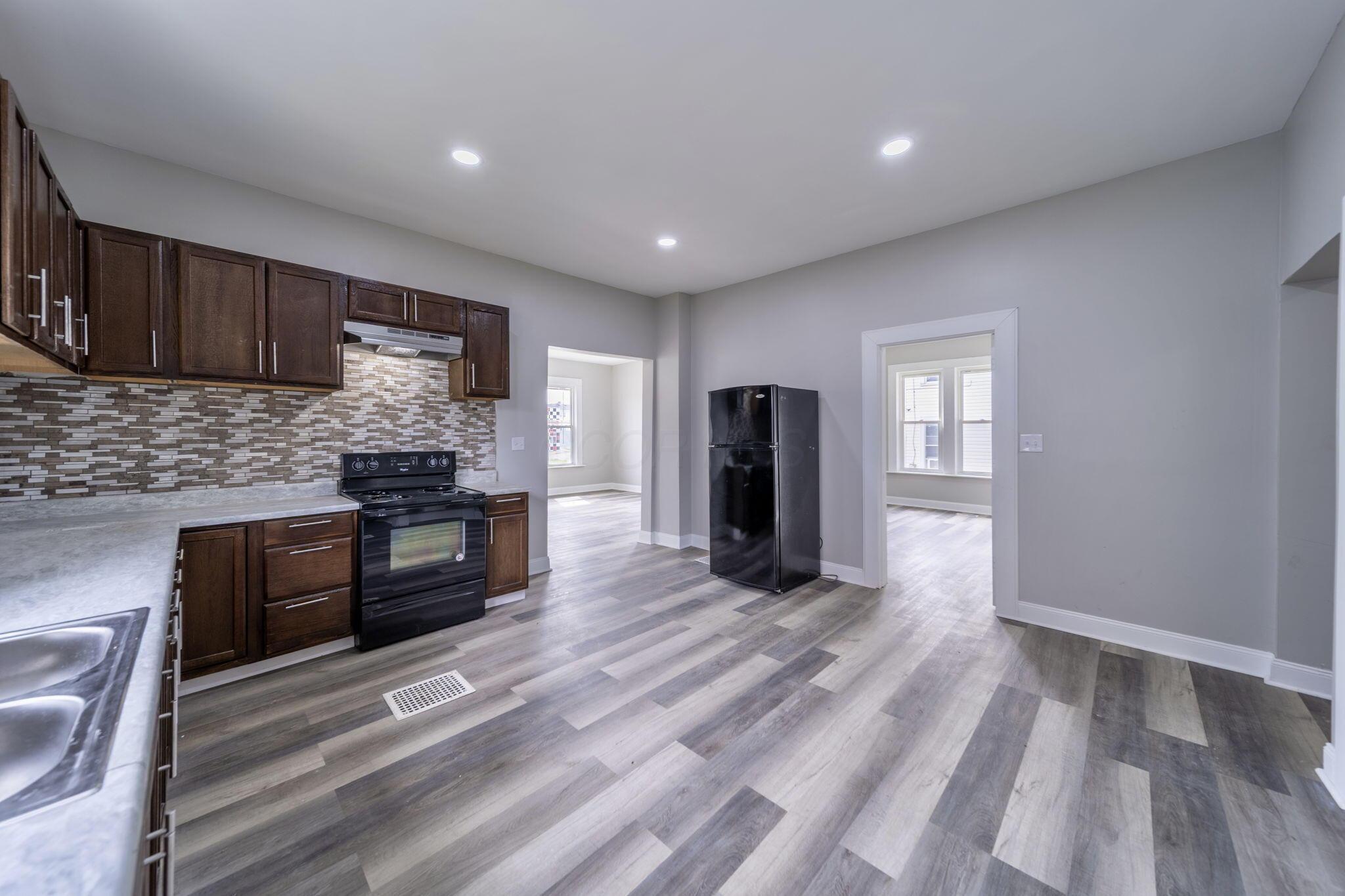 435 N Main, 437