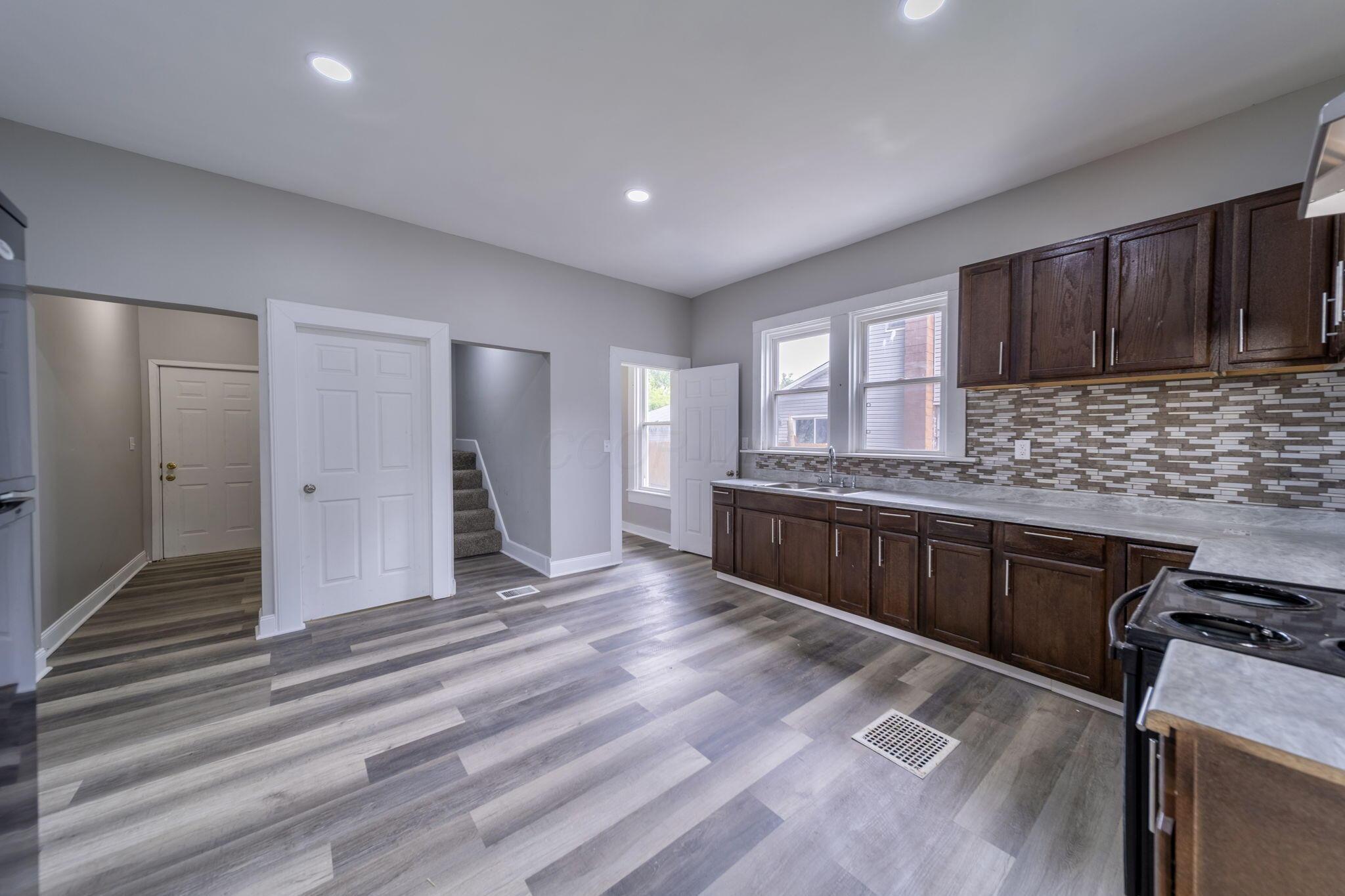 435 N Main, 437