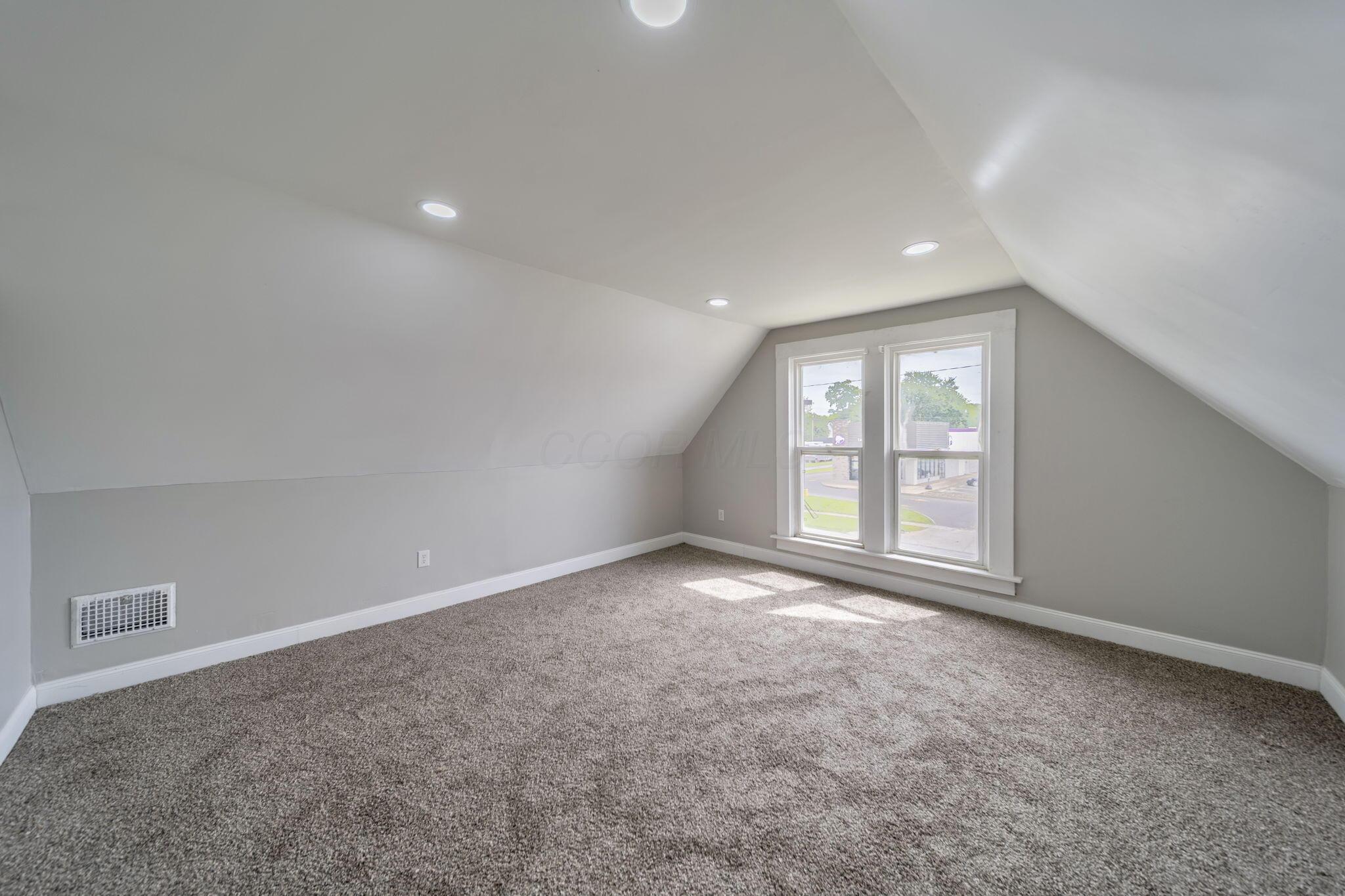 435 N Main, 437