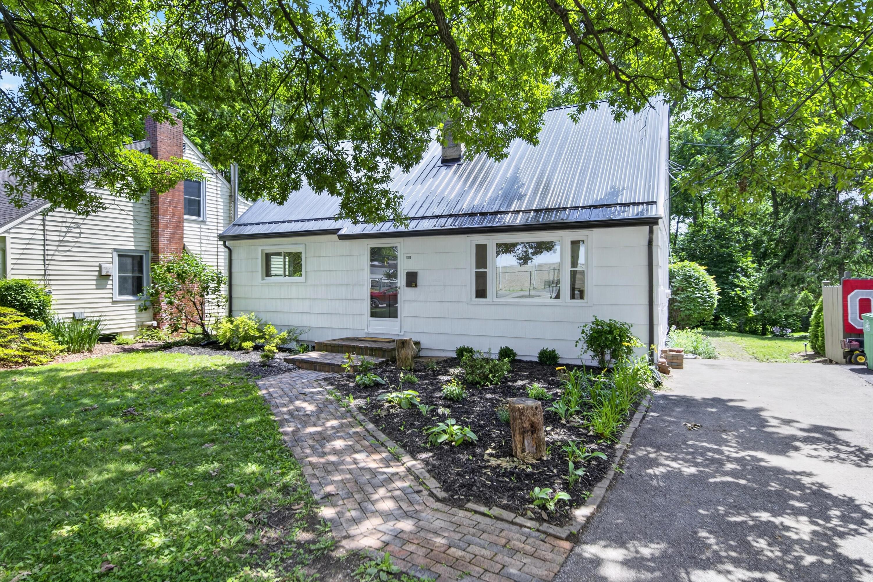 35 Mason Avenue