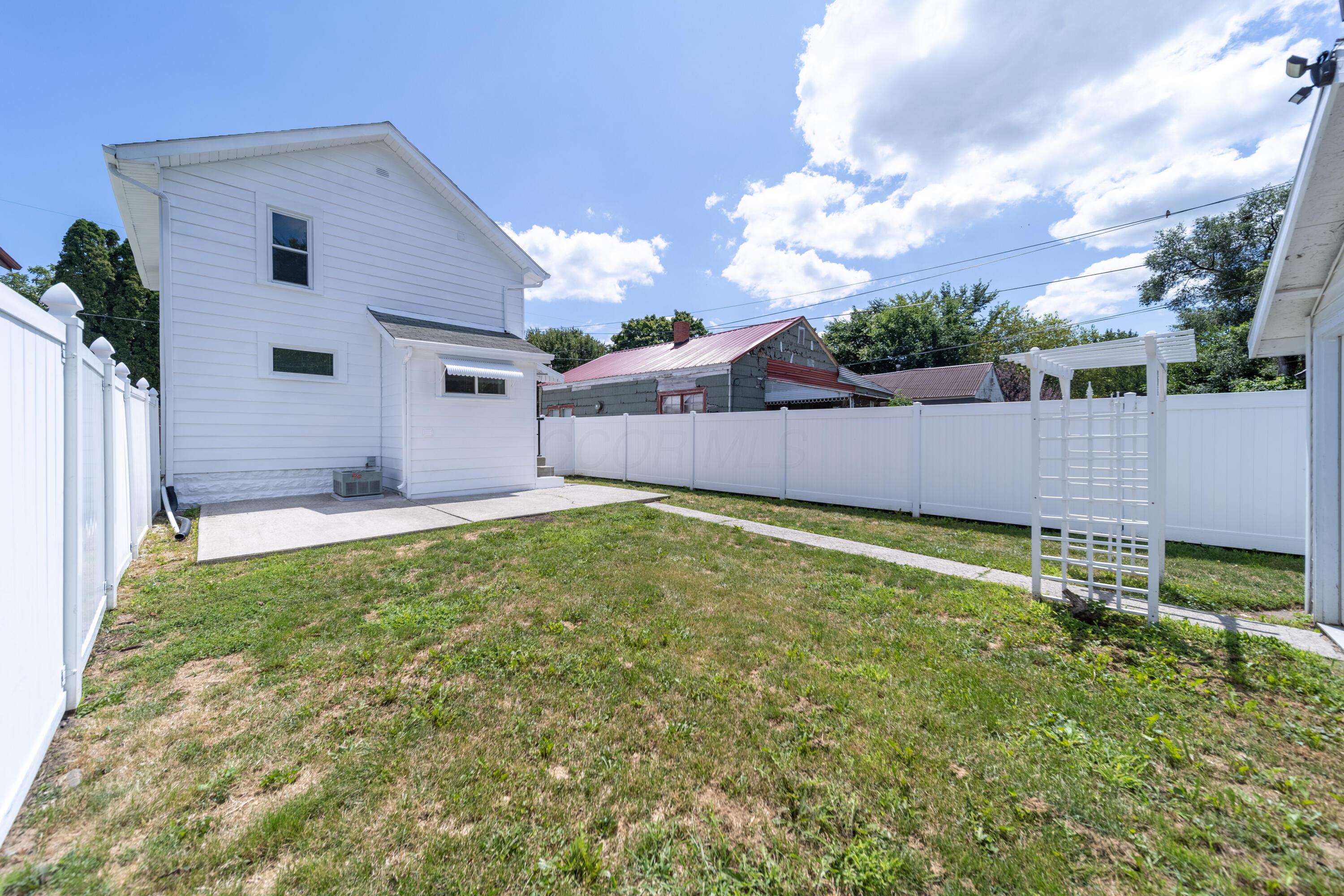 663 Henry Street