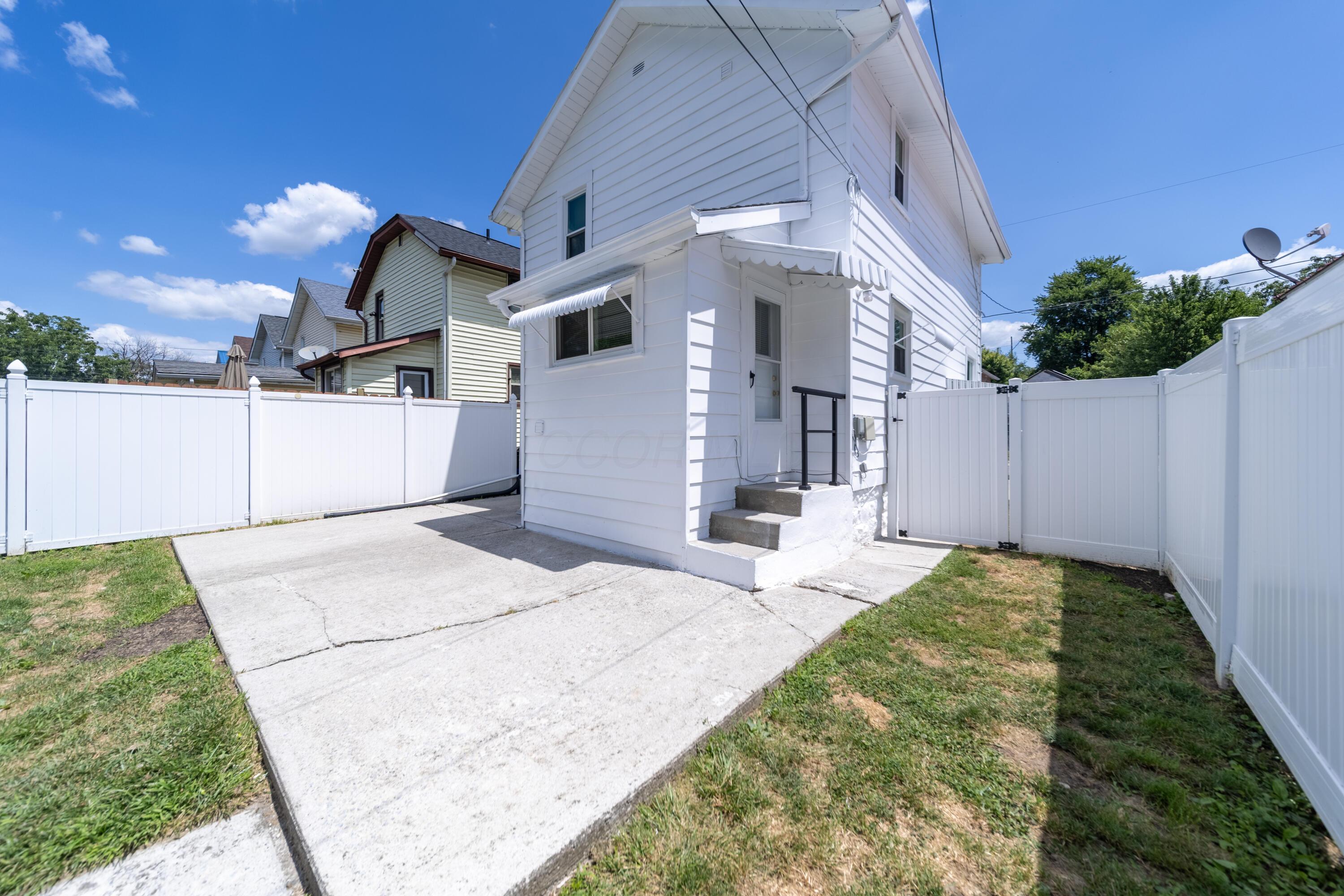 663 Henry Street
