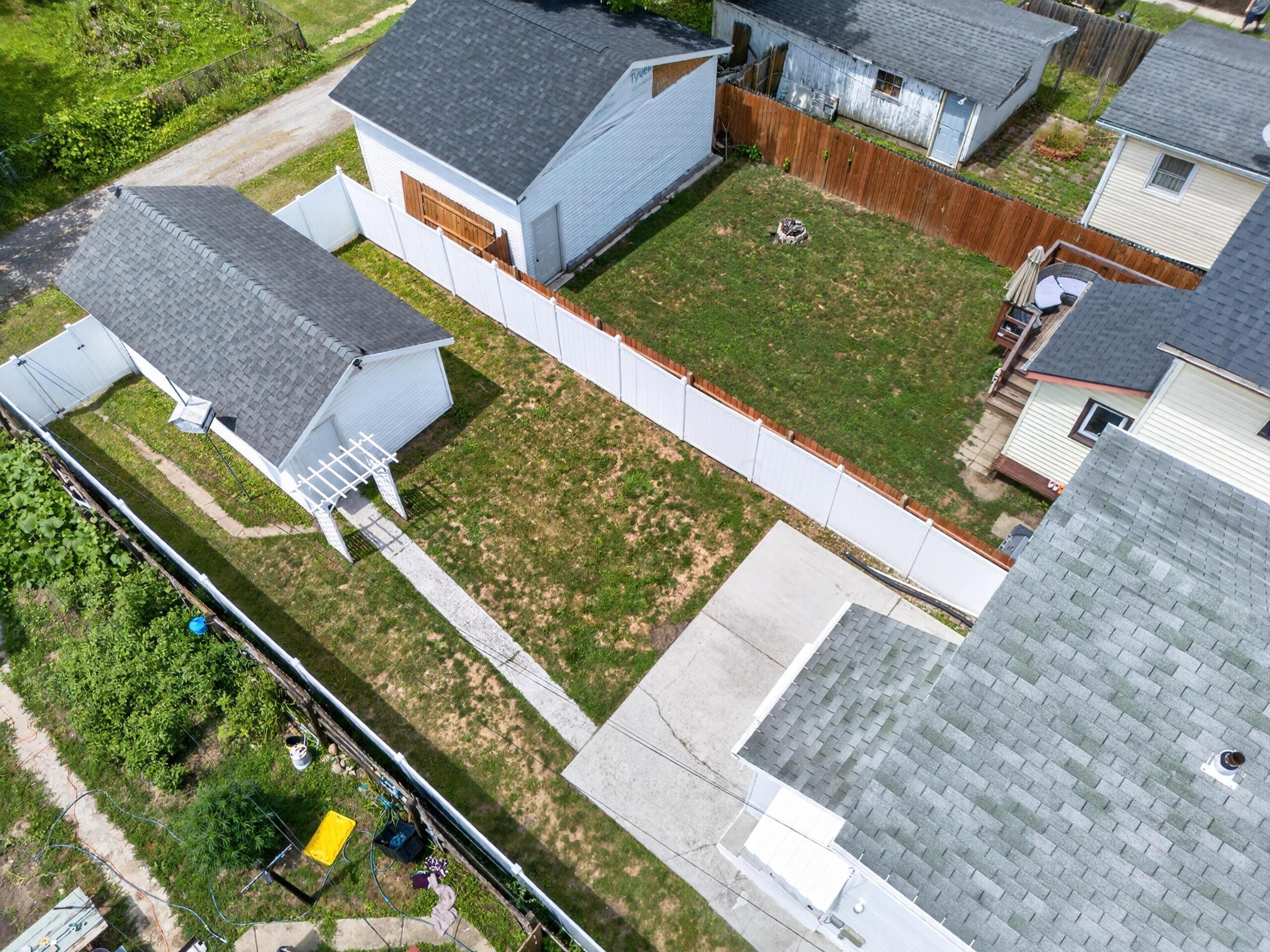 663 Henry Street