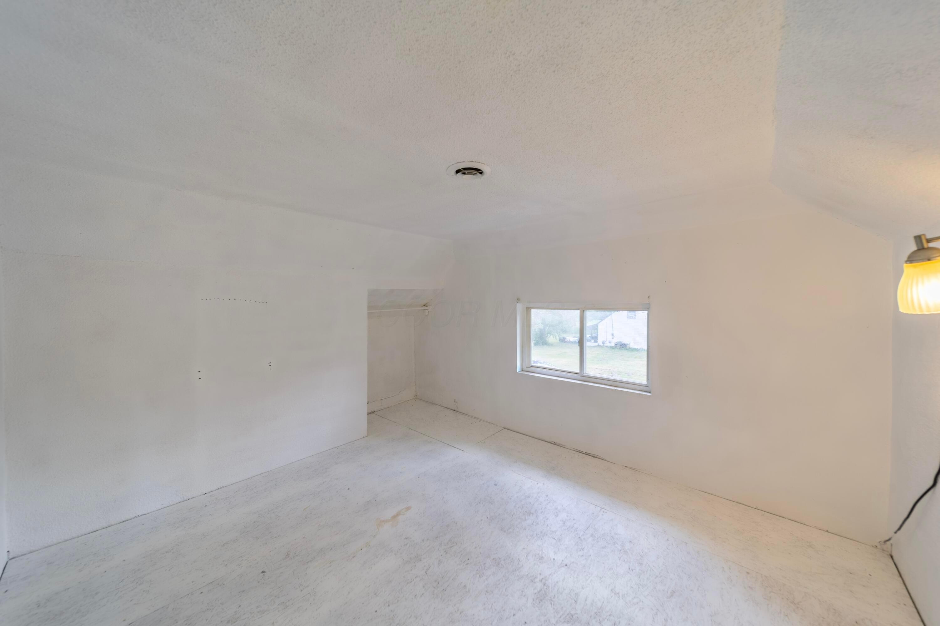 512 N Grand Avenue