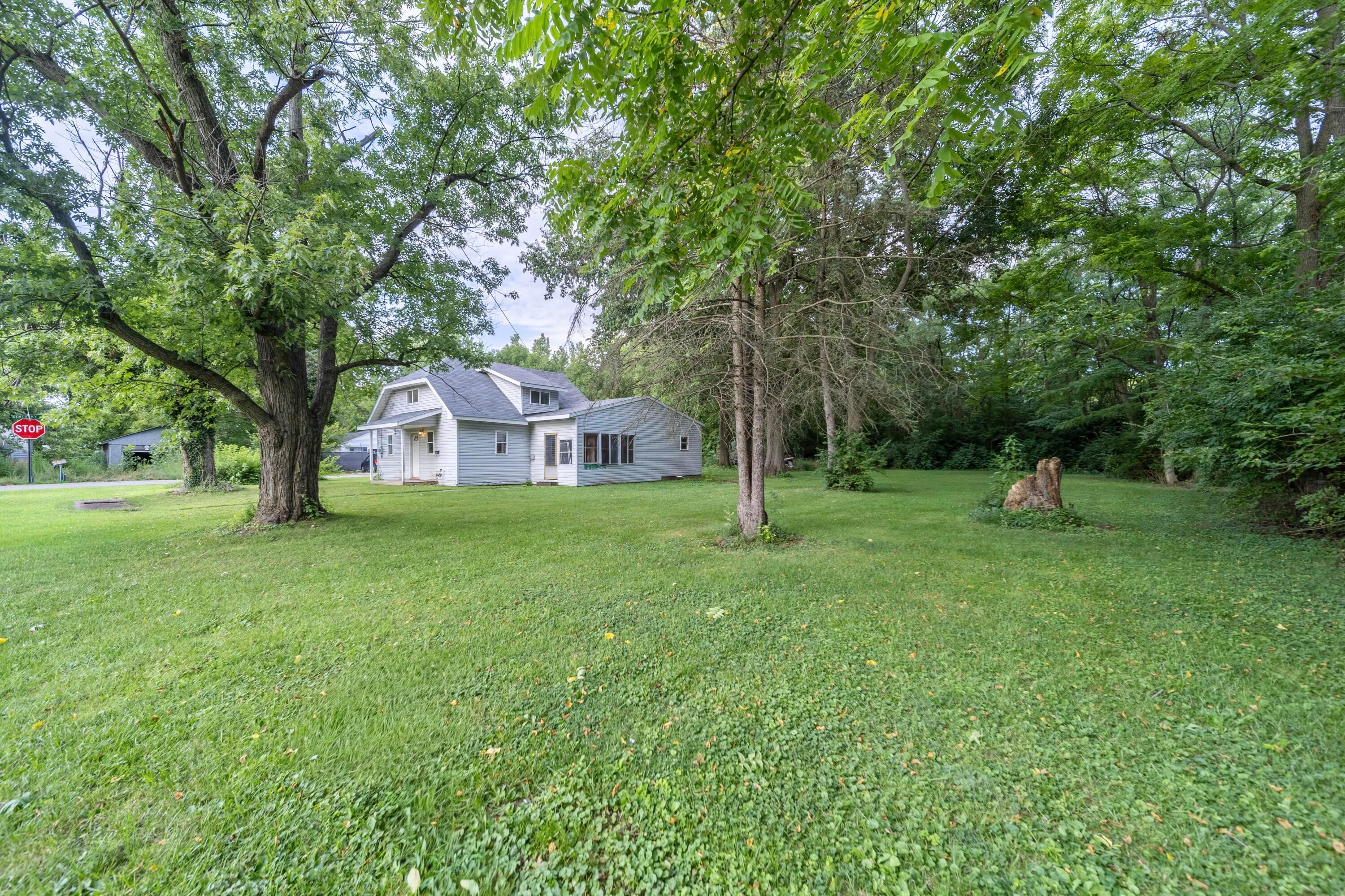512 N Grand Avenue