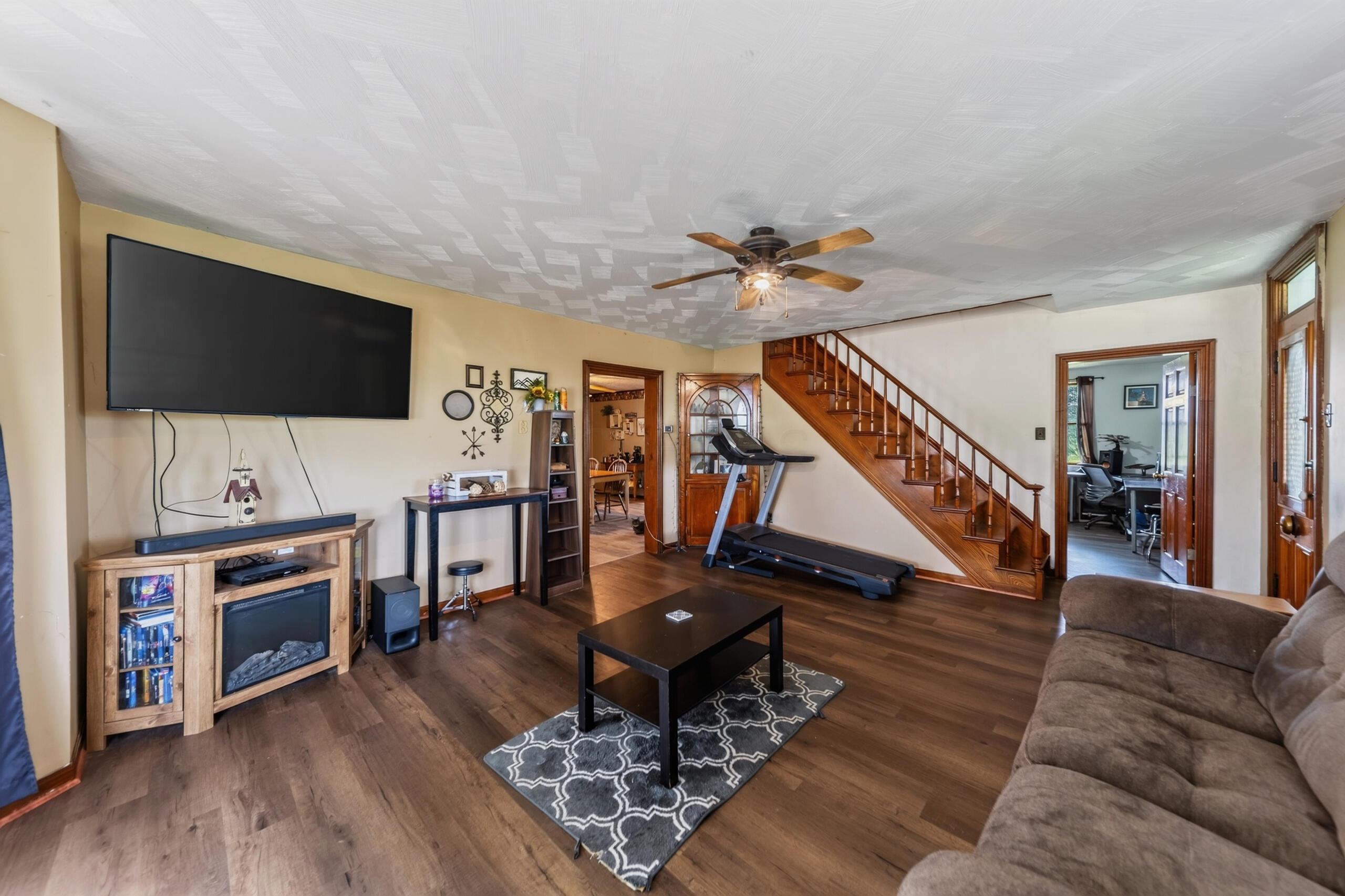 843 Prospect Mount Vernon Road W
