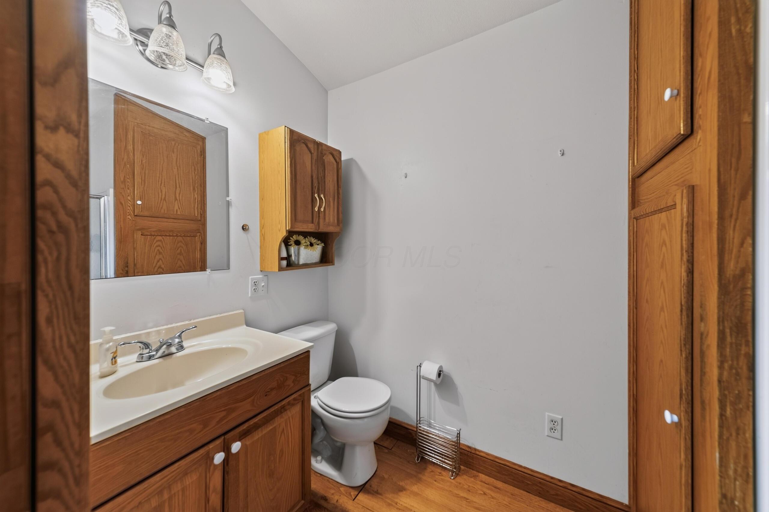 843 Prospect Mount Vernon Road W